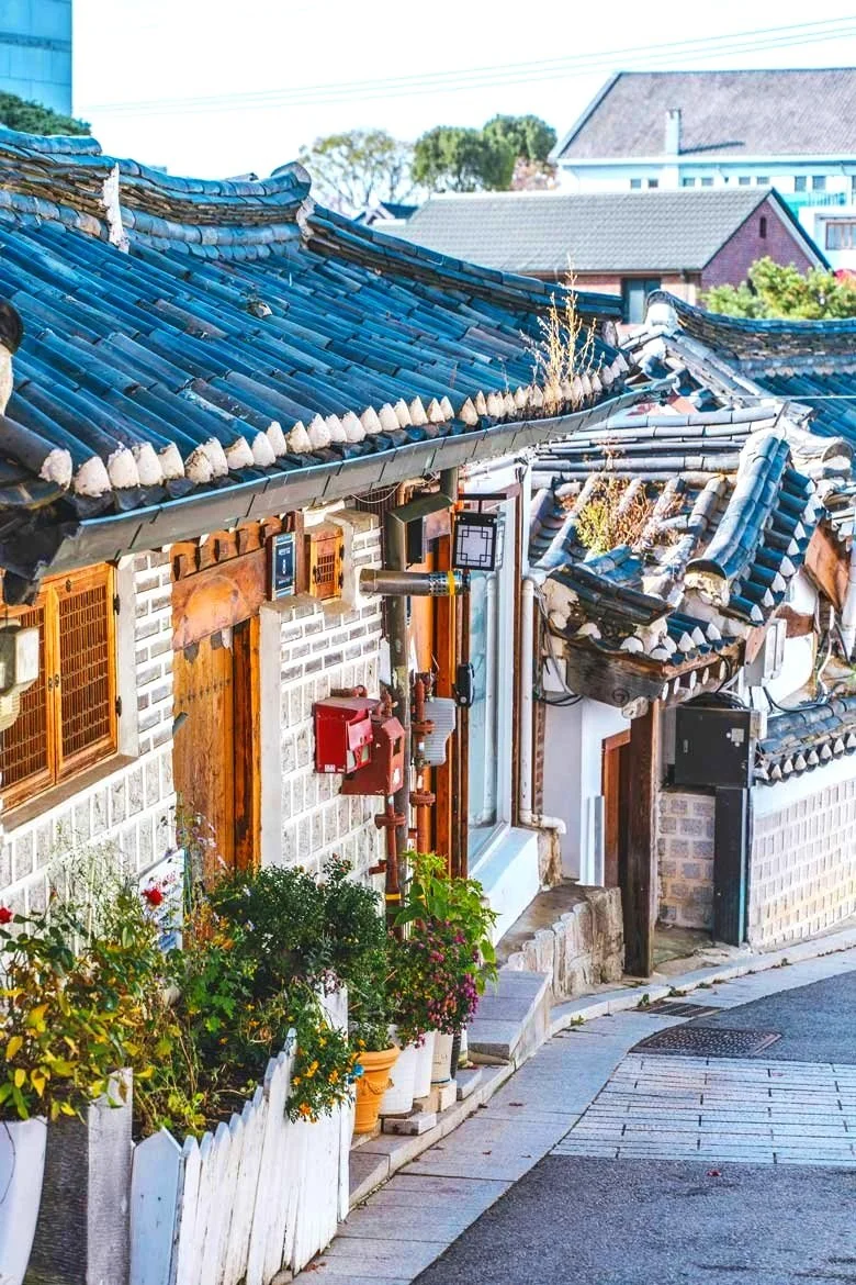Bukchon-Hanok-Village---romeo-a-u9jcaWDE5o0-unsplash.jpg