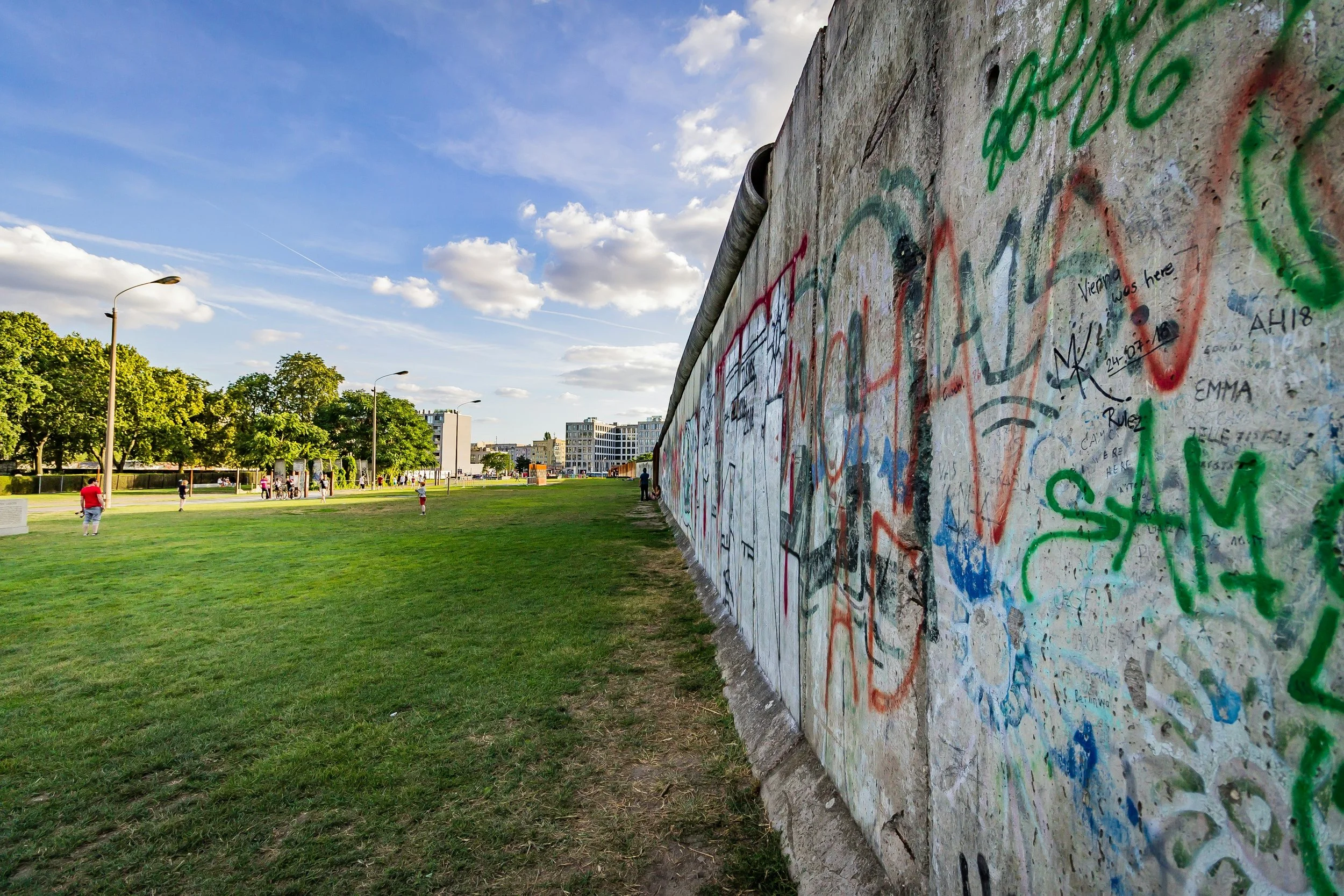 Berlin Wall Memorial luis-diego-hernandez-zD_MlPGAWUQ-unsplash.jpg