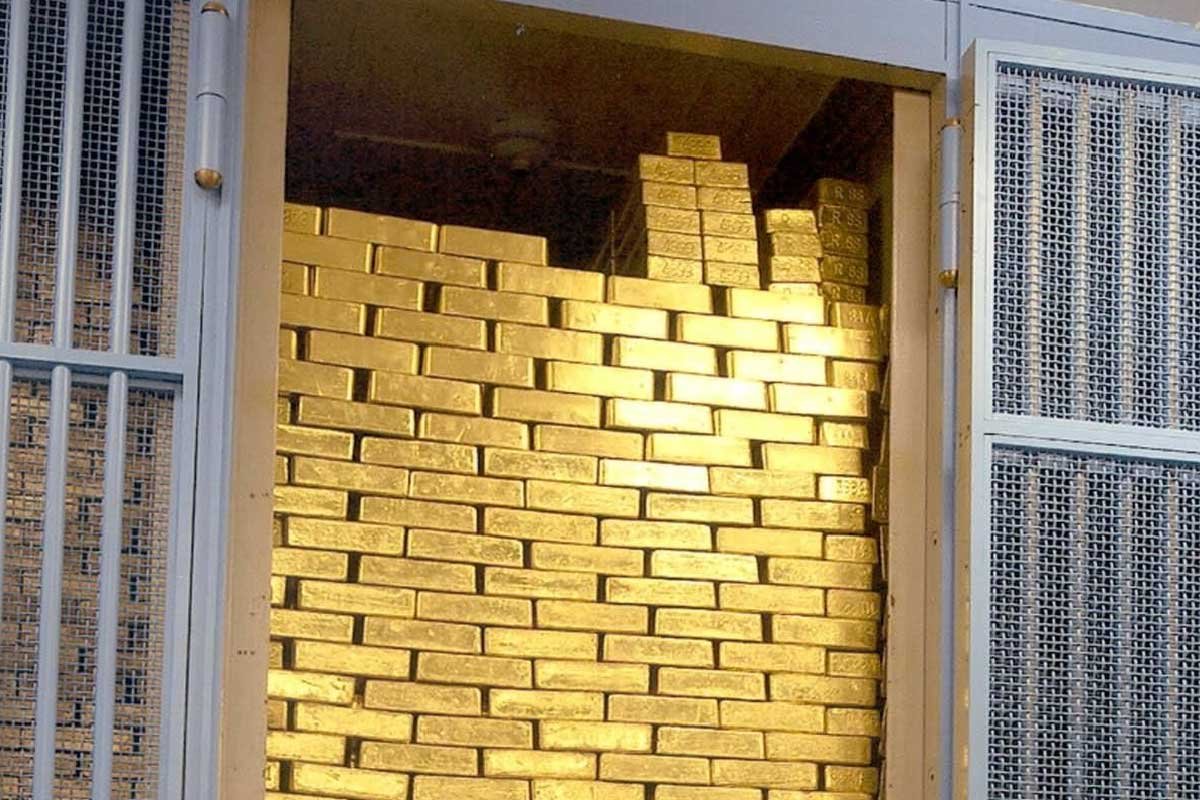 Federal Reserve Bank - Stack of gold