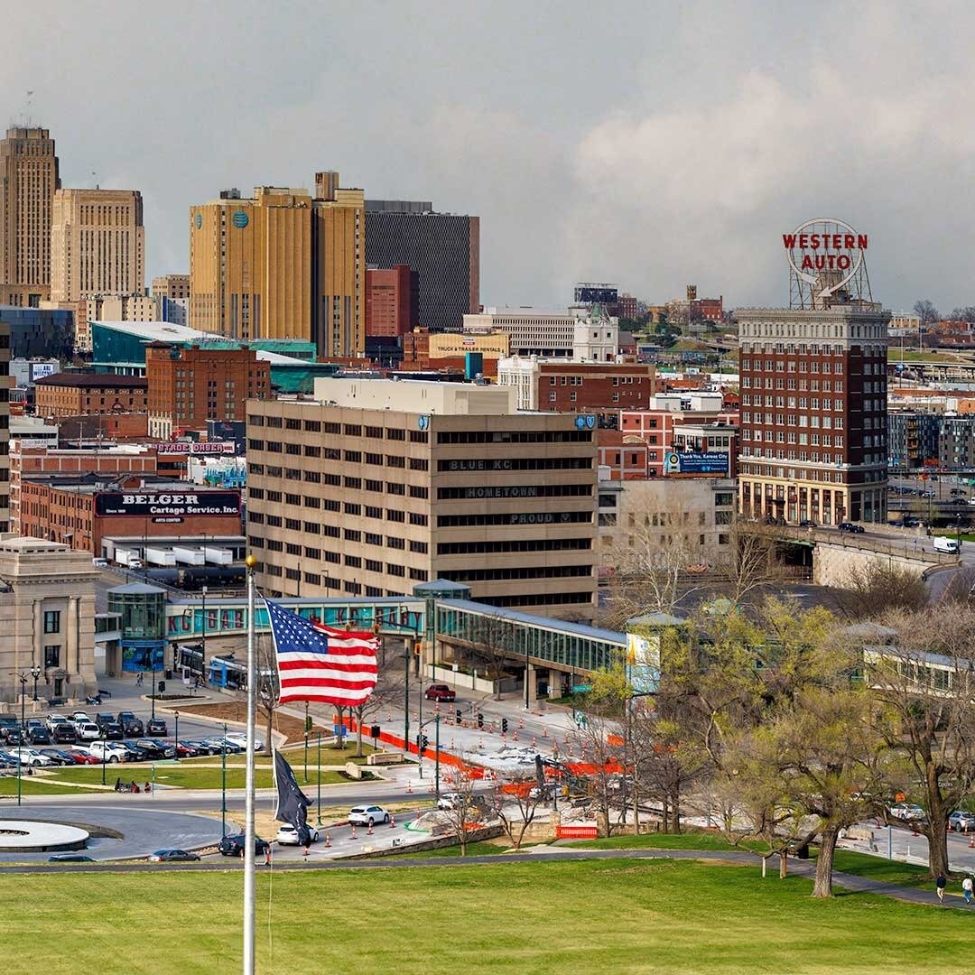 &ldquo;The art of life is to know how to enjoy a little and to endure much.&rdquo;
― William Hazlitt
Canon R5, RF 70-200 at 200mm
66 individual still frames stitched
1/1250 sec at f/5.6, ISO 500
Union Station
Kansas City, Missouri
///spare.circle.rec