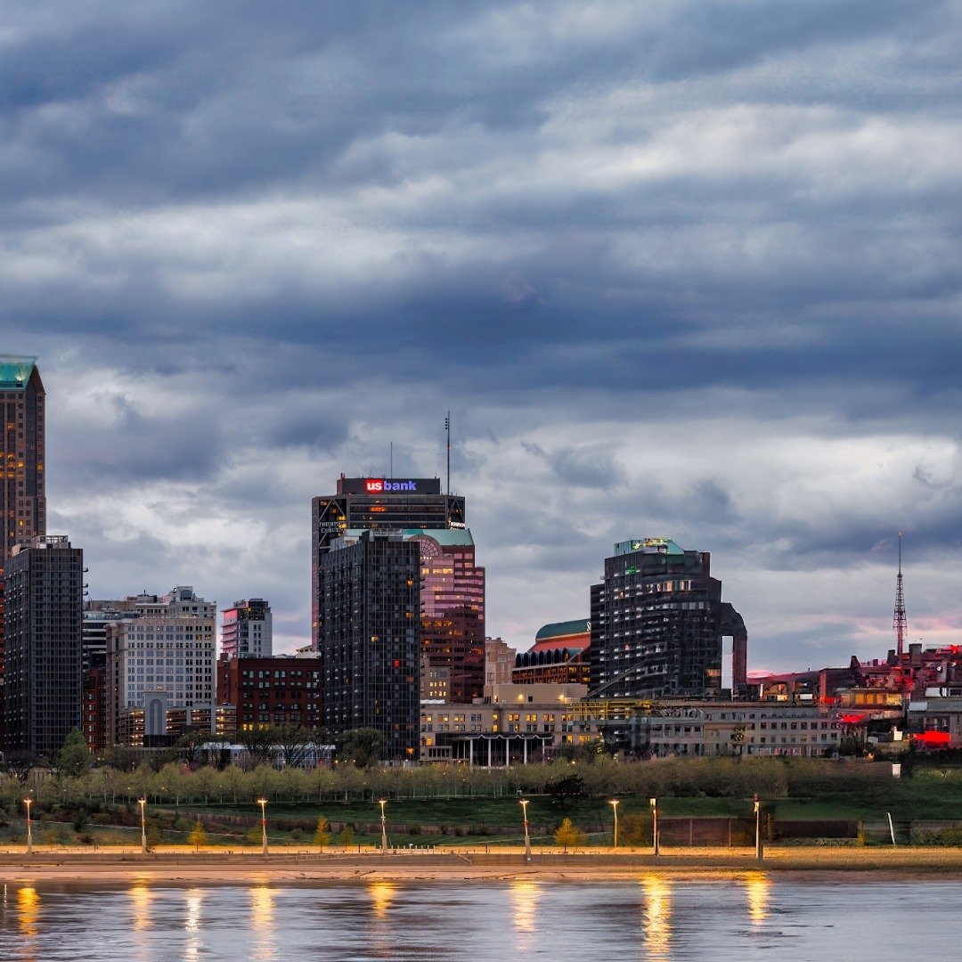 Canon R5, RF 70-200 at 200MM
1/40 sec at f/4.0, ISO 100
St. Louis Downtown, Arch
St. Louis, Missouri

///busy.escape.same

#architecture #design #interiordesign #art #architecturephotography #photography #travel #interior #architecturelovers #archite