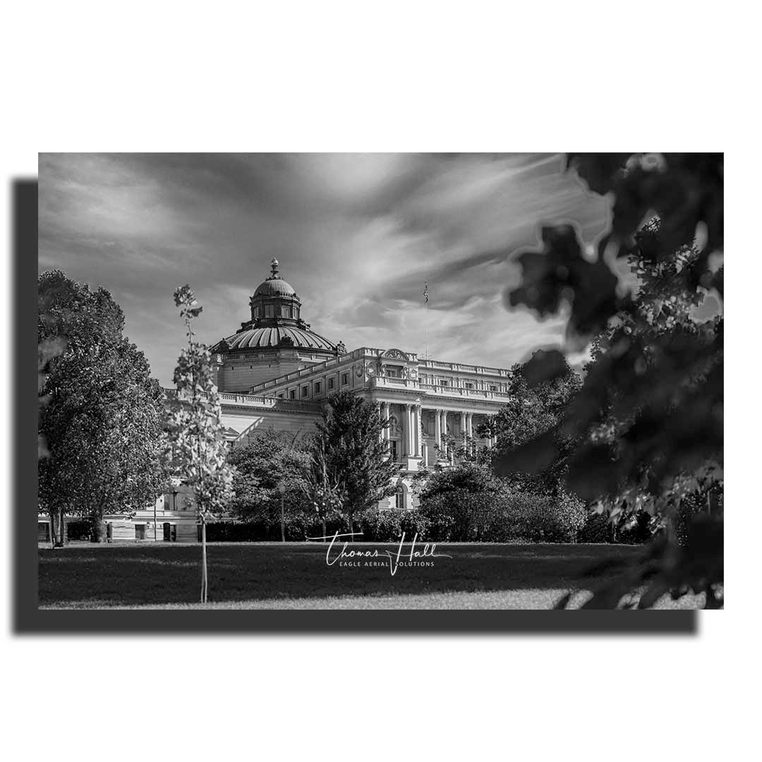 &ldquo;The man who reads nothing at all is better educated than the man who reads nothing but newspapers.&rdquo;
― Thomas Jefferson

Canon EOS R5, RF 28-70mm @ 70mm
1/3200 sec at f/2.0, ISO 50
Library of Congress
Washington D.C.

///venue.spend.other