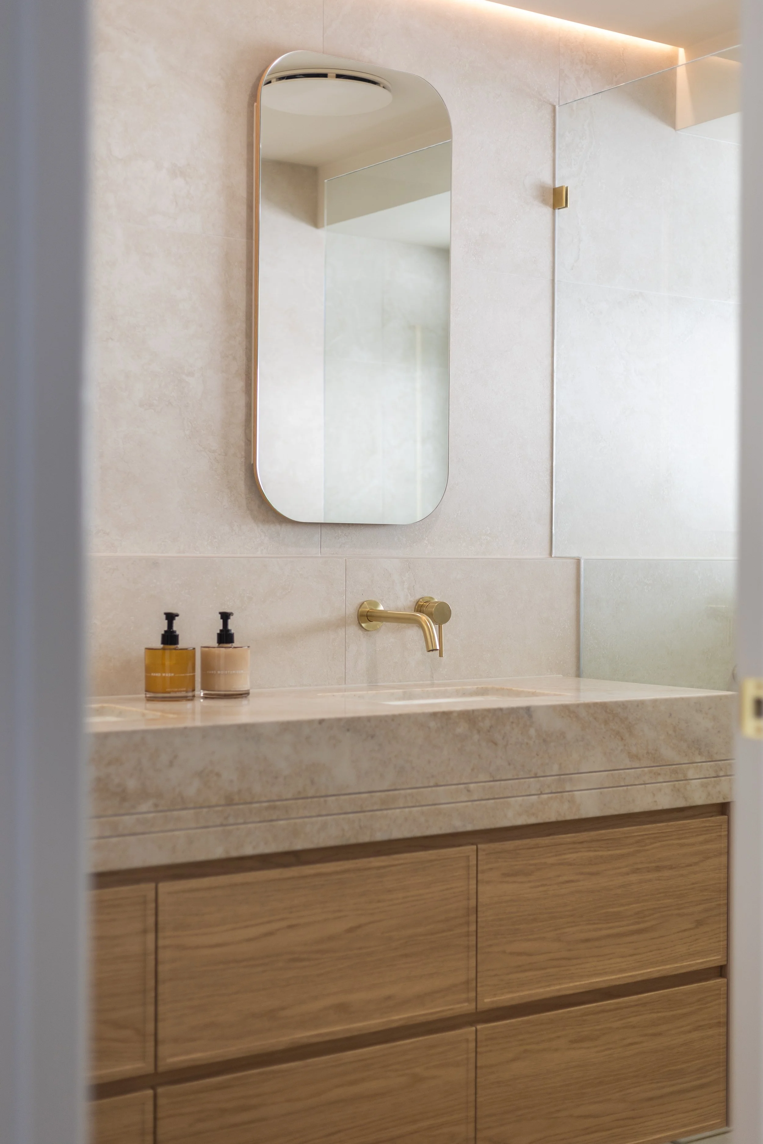 Custom Boston Oak Polytec by Custom Vanity Gold Coast-4.jpg