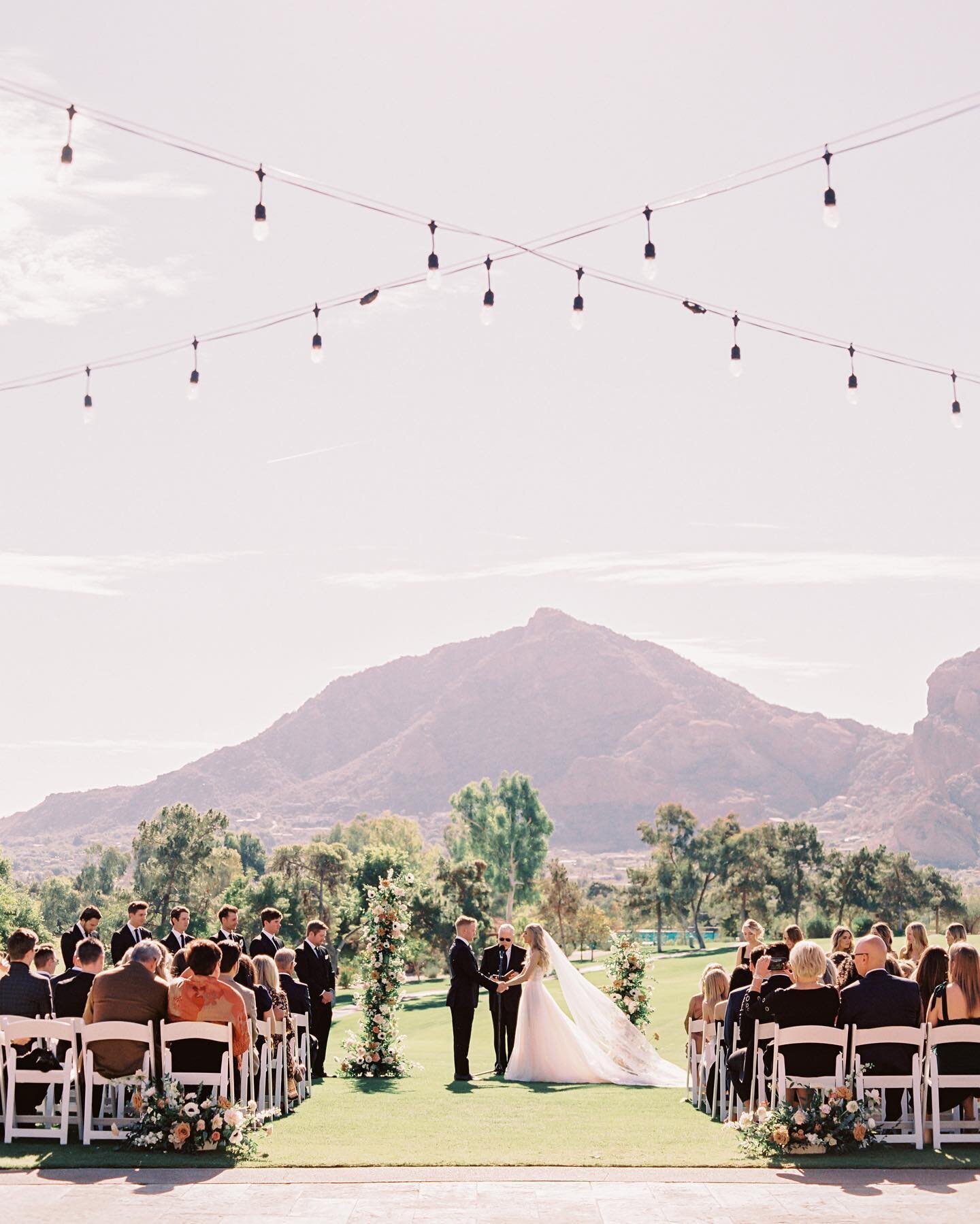 When you have the best ceremony views😍

Swipe for more details🌸

Click the link in our bio to inquire today! 

📸: @maryclaire_photography