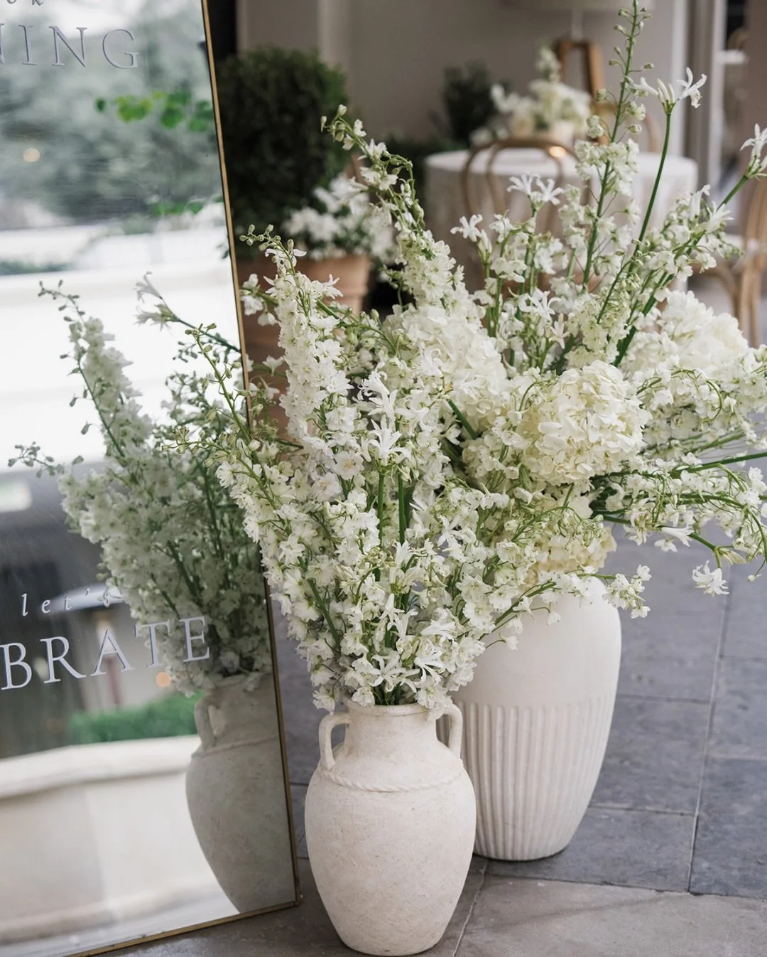 A photo opp that never goes out of style! Simple, classic, and always a favorite. 
 
Bride and Groom: @jamie_comstock and @elarson34
Planning and Design: @westgate.events
Lead Planner: @cslundahl
Assistants: @a.aleman, @alexxatwater and claire_dunlev