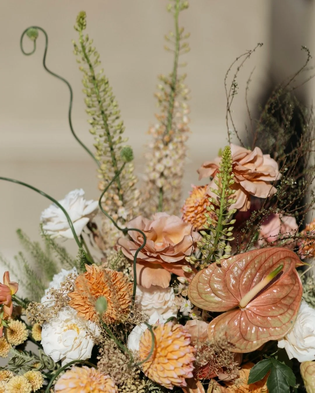 From sculptural anthuriums to soft garden roses, every detail added depth and intention. Paired with clean signage and a refined bar moment, it all came together effortlessly. 

A ceremony space that feels layered, romantic, and completely in bloom!
