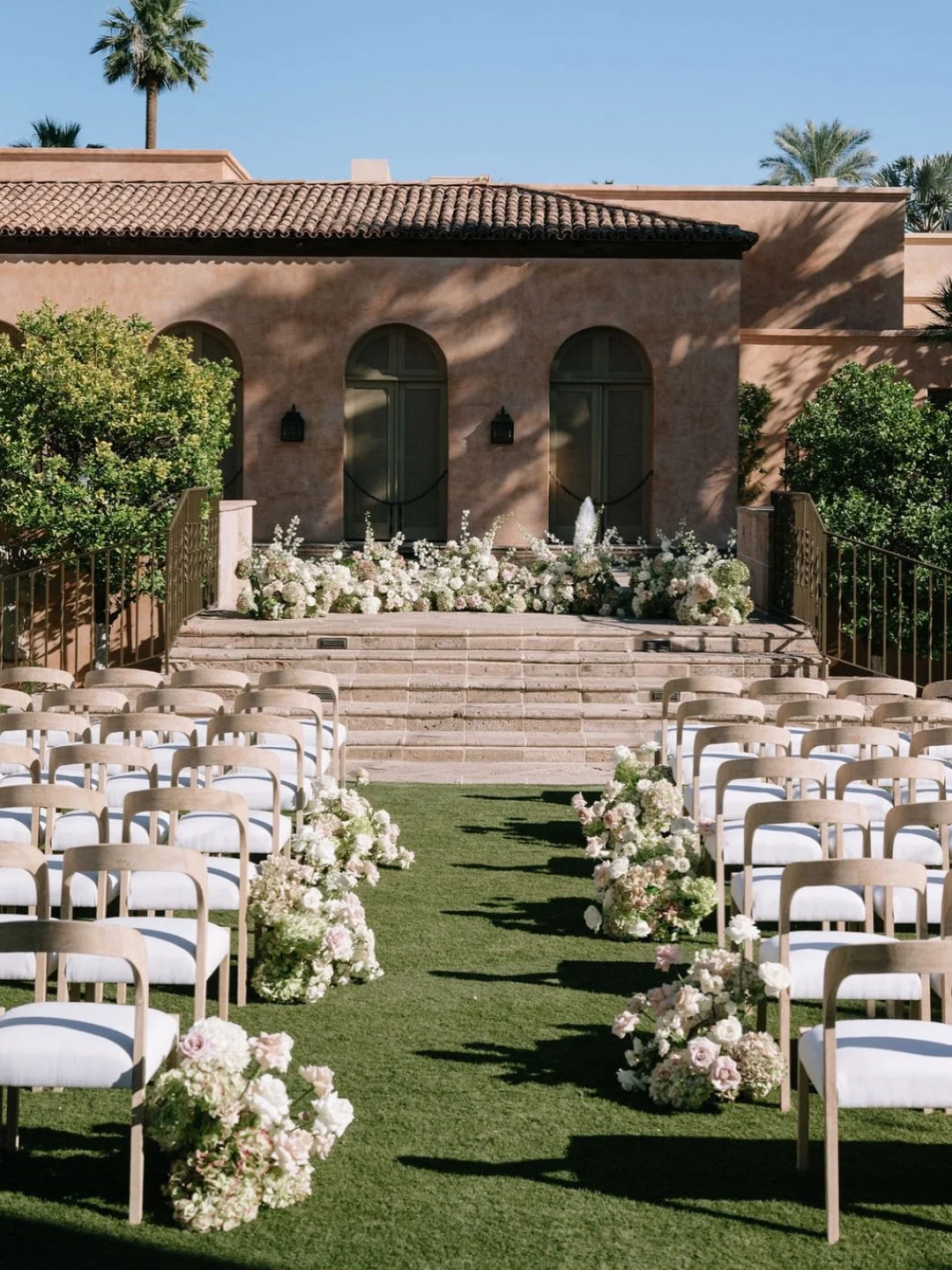 Soft &amp; romantic ceremony moments 🤍

Venue: @royalpalmsweddings
Planning: @revelweddingcompany
Florals: @floralsbykendra
Photo: @natalyaphelpsfilm
Video: @uh_lec
Content Creation: @lhcollectiveco
Mua: @daniellevirginianastasi
Hair: @hairbylaurenn