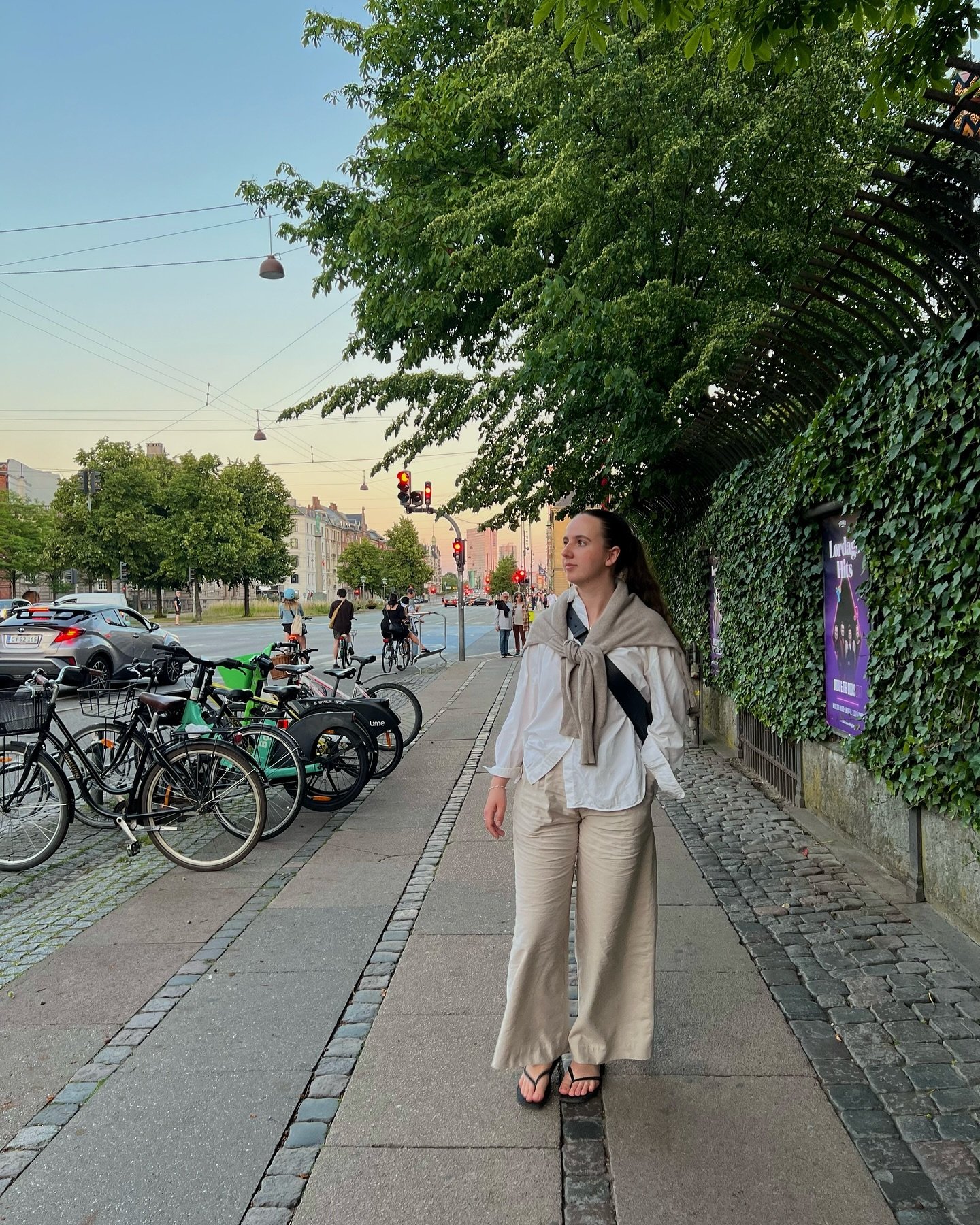 S&aring; packade jag till K&ouml;penhamn 👆🏼&nbsp;I slutet p&aring; juni &aring;kte jag till K&ouml;penhamn i 36 timmar. 

Som bekant &auml;lskar jag organisering, smart packning och tillf&auml;llen n&auml;r capsule wardrobe blir s&aring; konkret. T