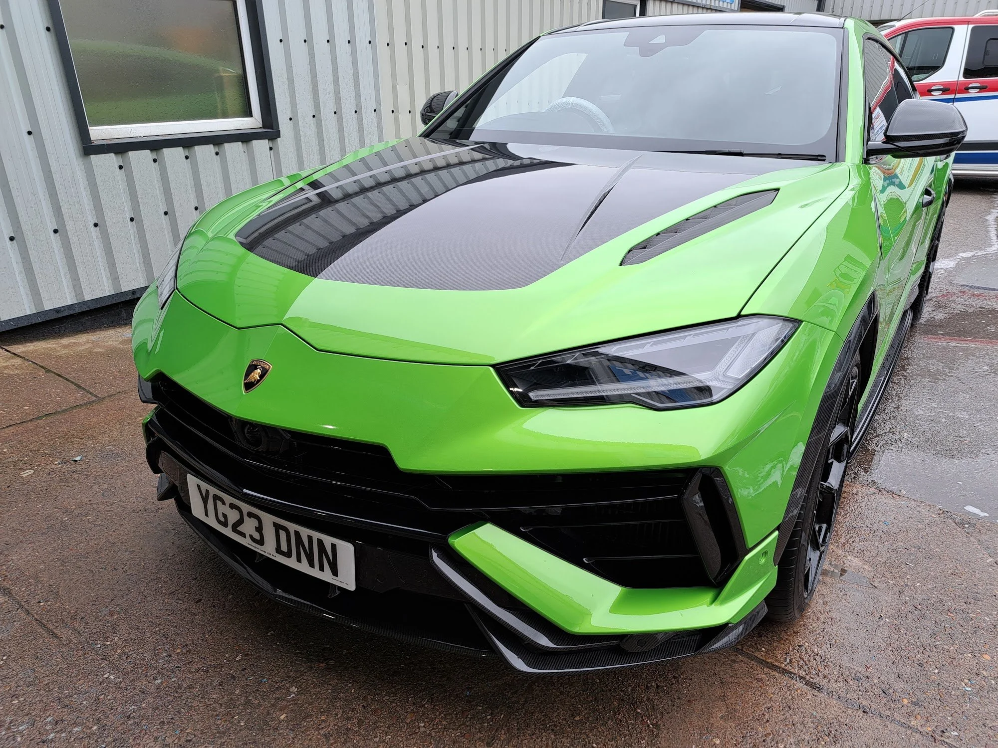 20-20-urus.jpg