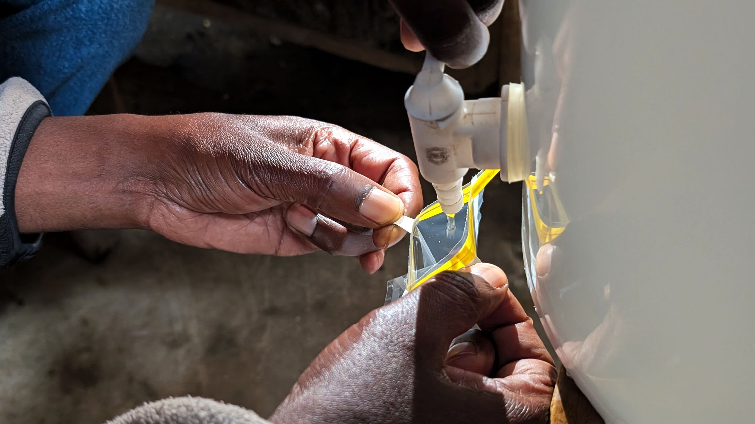 Mighty Simple Aquagenx Incubator