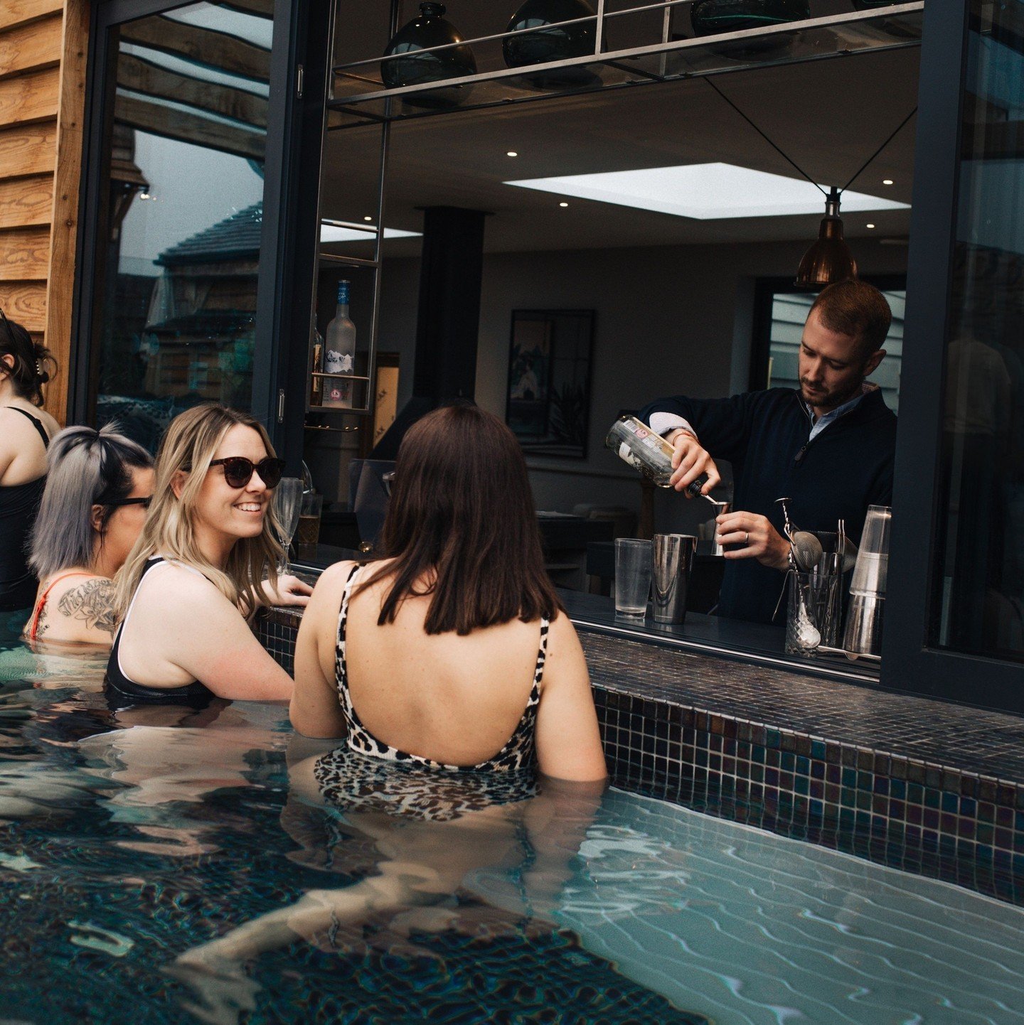 The UK's first Spa Swim-up Bar😍⁠
⁠
Enjoy a cocktail, mocktail or anything you desire from our incredible Swim-up Bar on your next English Country Garden Spa visit with us⁠🫧