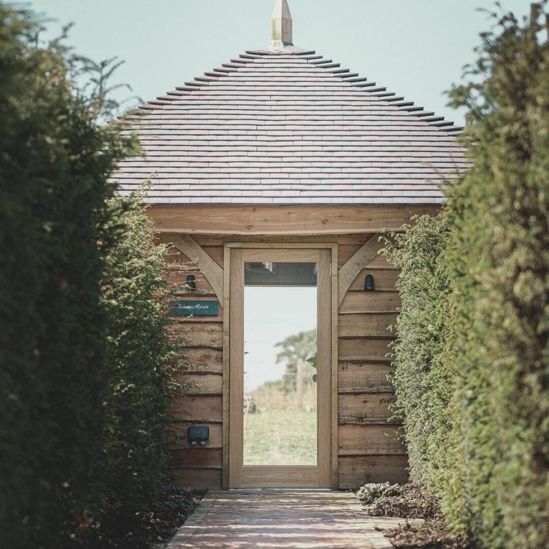 Make the most of the sunshine after a very rainy April in our Summer House! ☀️⁠
⁠
Our Summer House is your year-round retreat, and the perfect place to experience the beauty of the Cheshire countryside with breathtaking, panoramic views. ⁠
⁠
This bea
