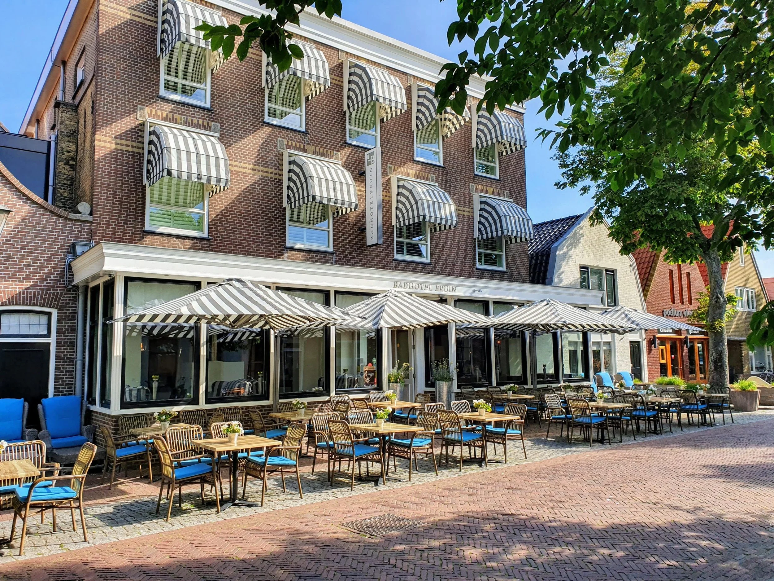 BADHOTEL BRUIN
