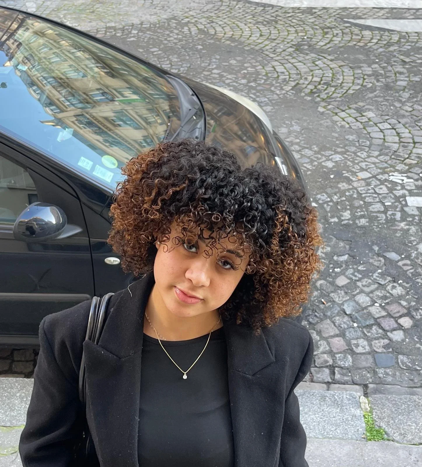 Définition de boucle d'une cliente au salon BYG PARIS