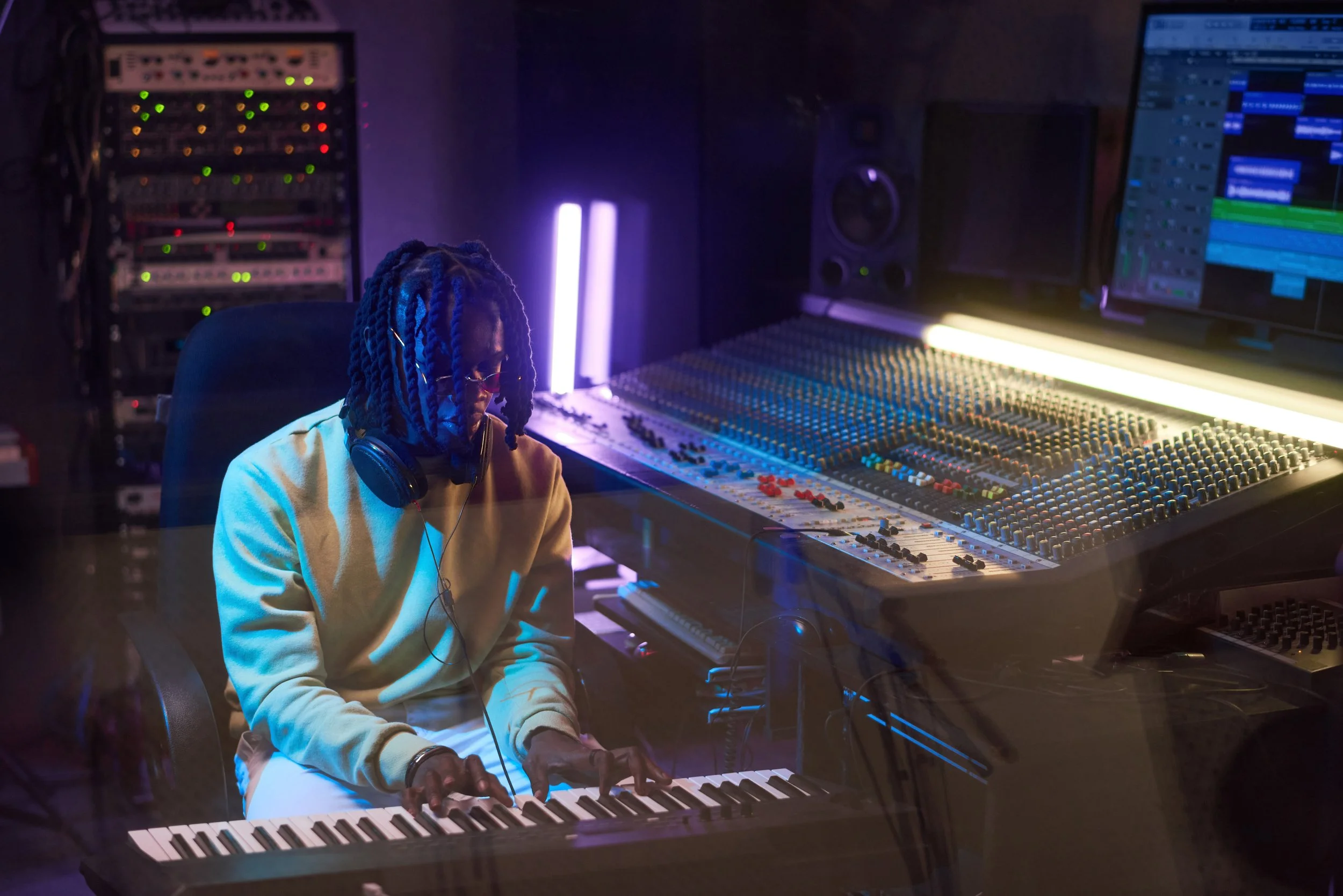 Transitioning From a Day Job to Music Production Full-Time