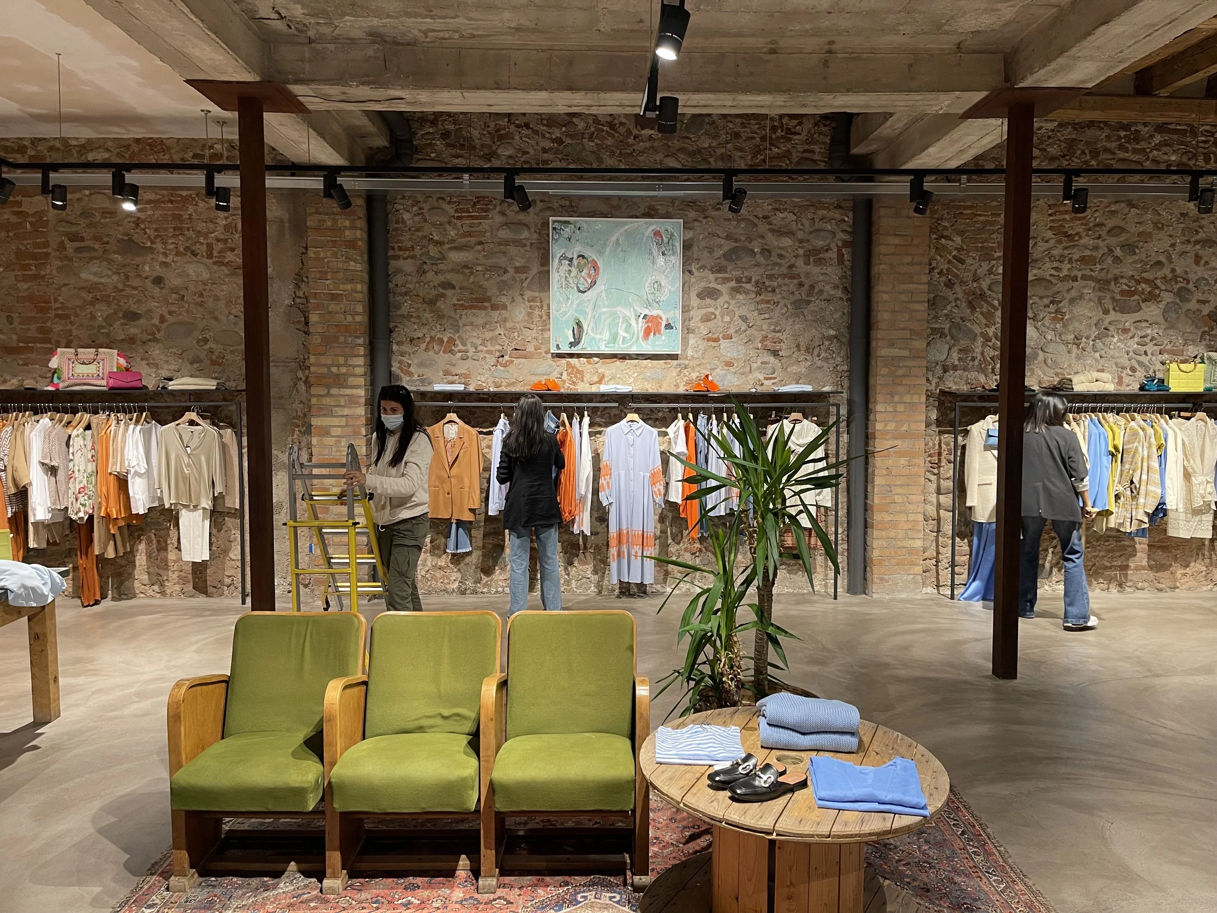 Shop, coffee, relax — private Italian lifestyle experience, Live Like a Local Italy