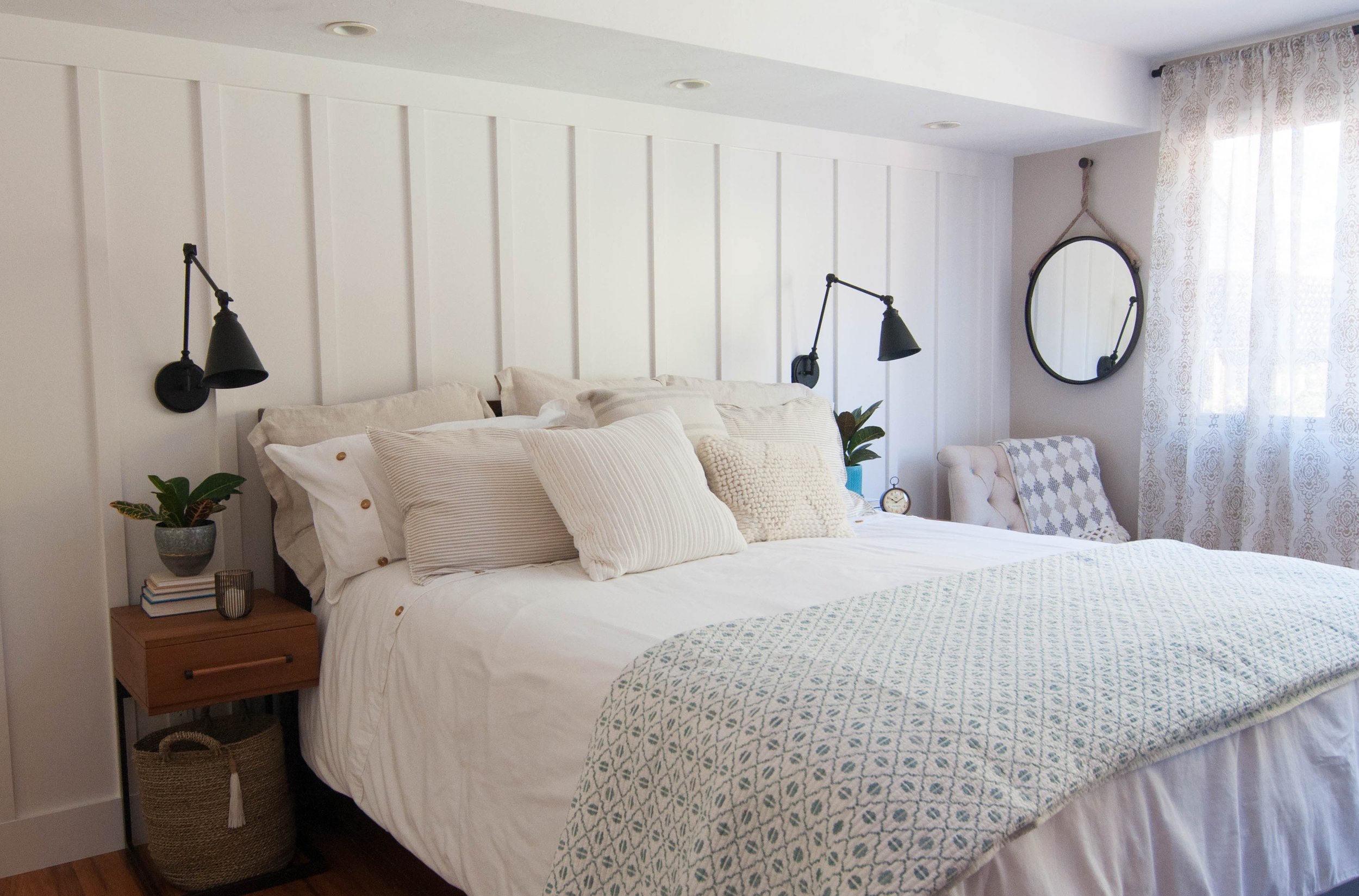 bedroom-design-bat-and-board-wall.jpg