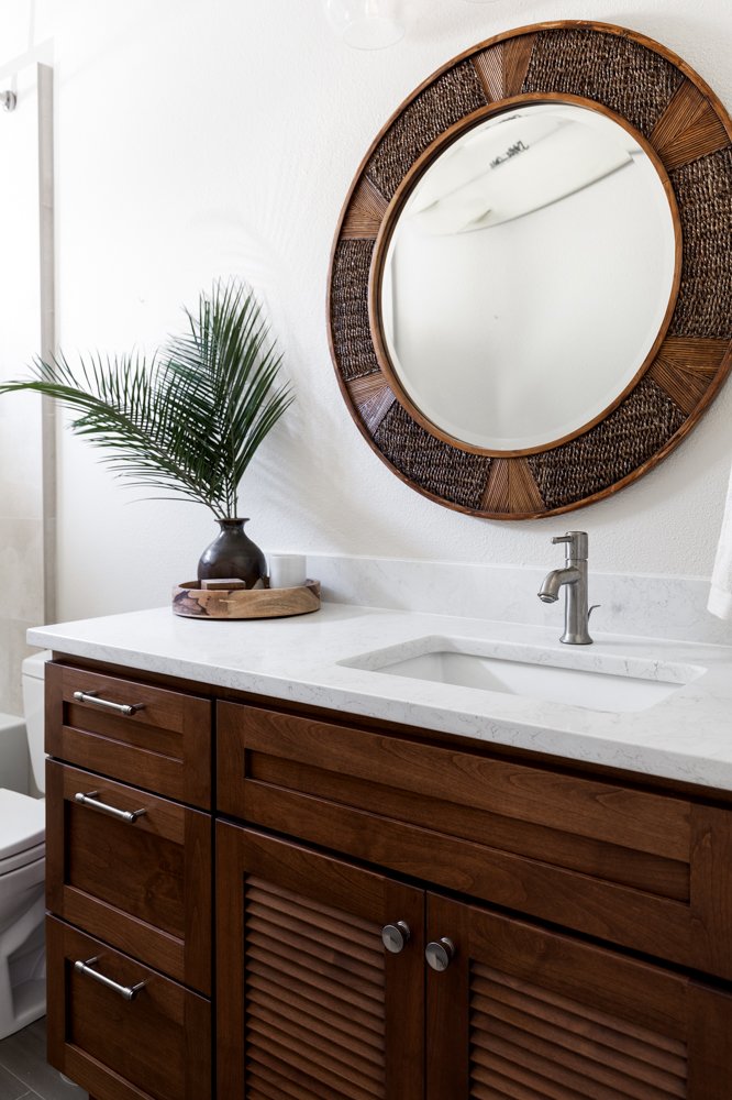 tropical-bathroom-round-mirror.jpeg
