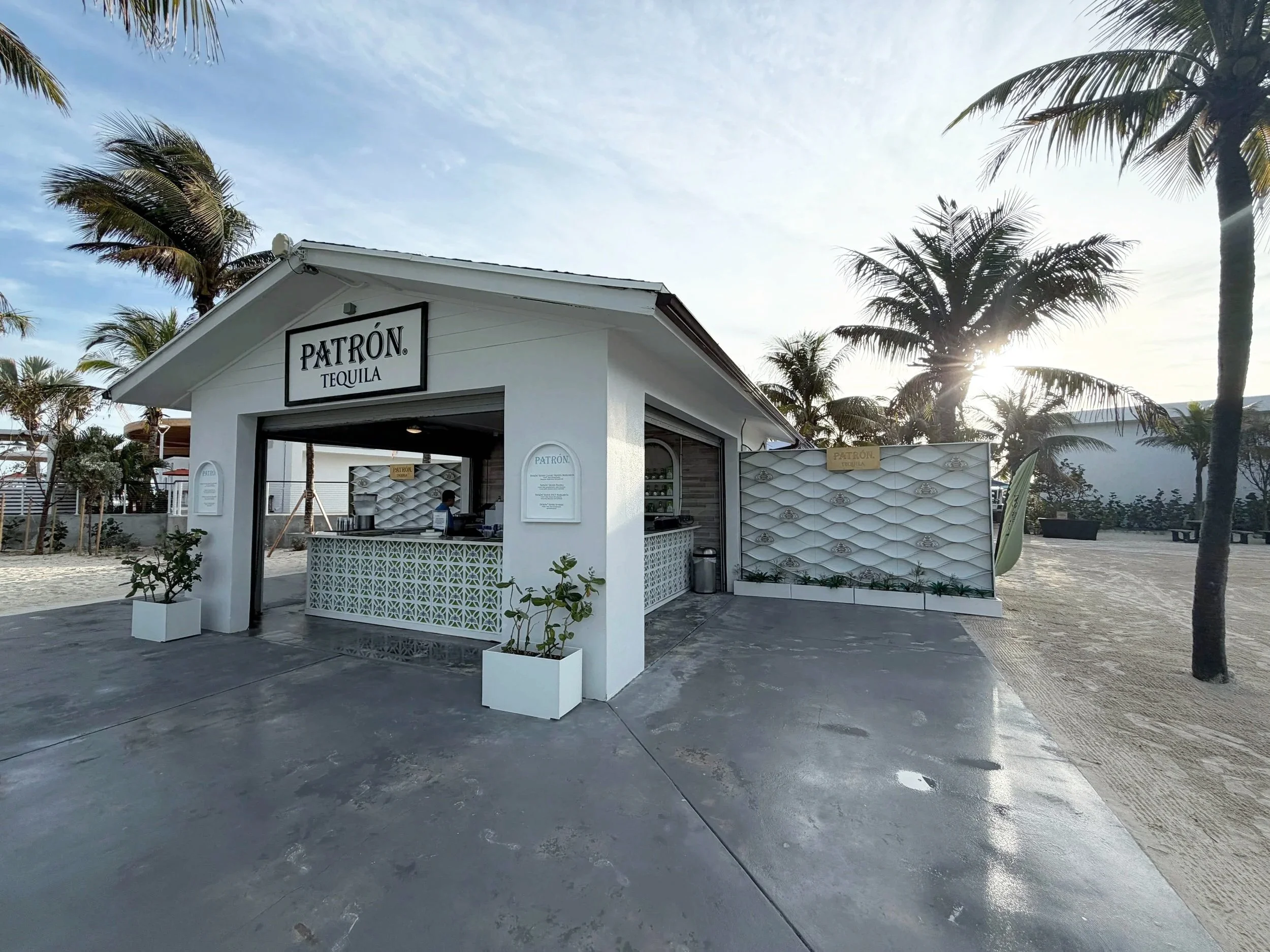 Patron Bar © Freestyle Travelers