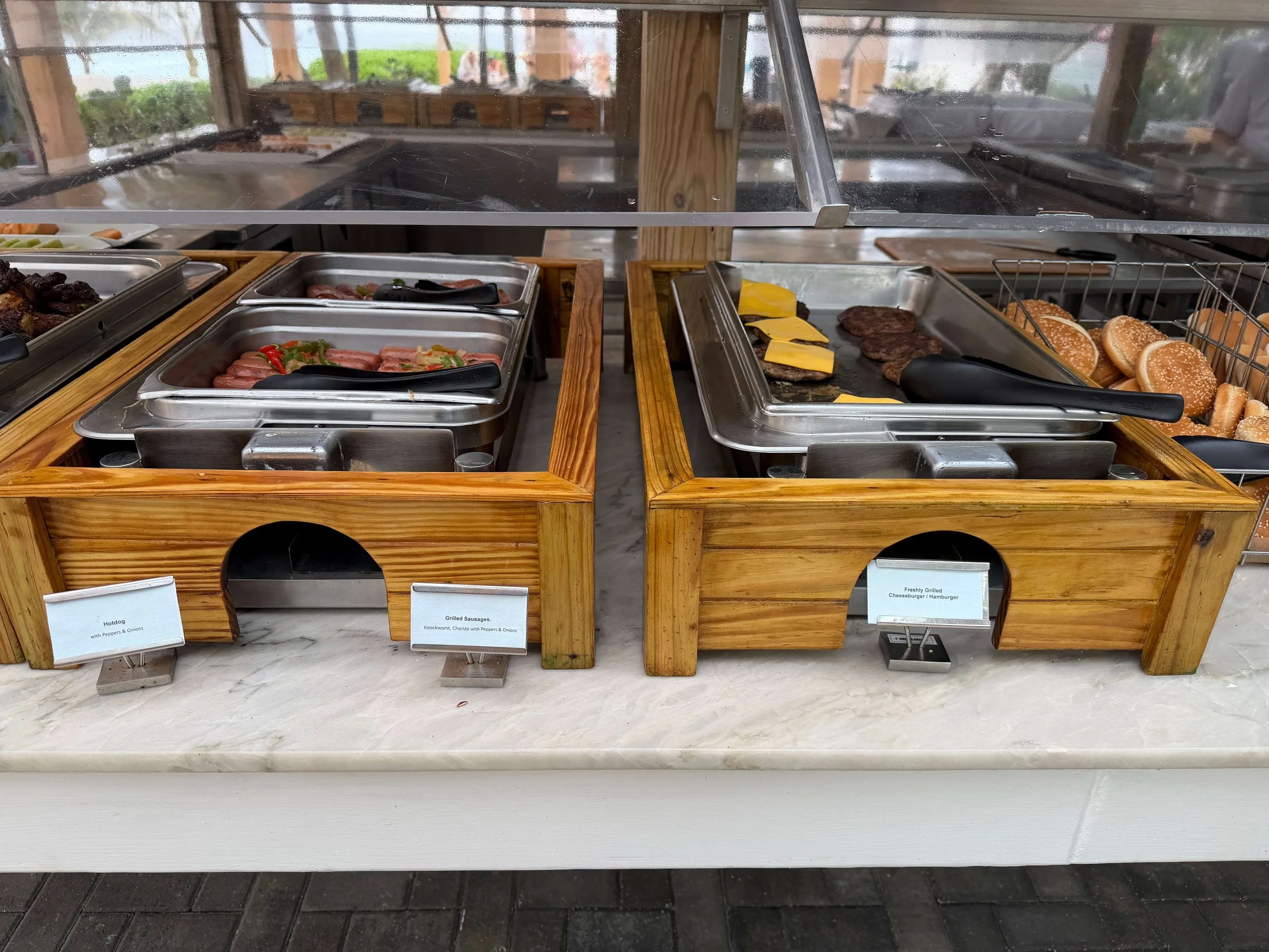 Vibe Shore Club Buffet © Freestyle Travelers