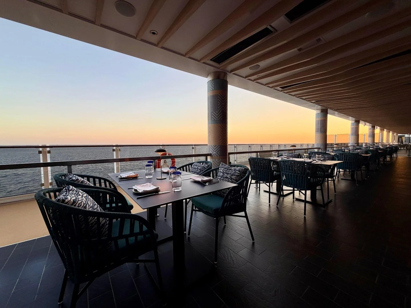 Dinner at Los Lobos on Norwegian Luna 🛳️ Tableside Guacamole, Camerones Picantes (Chili Spiced Grilled Shrimp), Carne Asada, Coconut Tres Leches Cake #NorwegianLuna #NCL #FreestyleTravelers