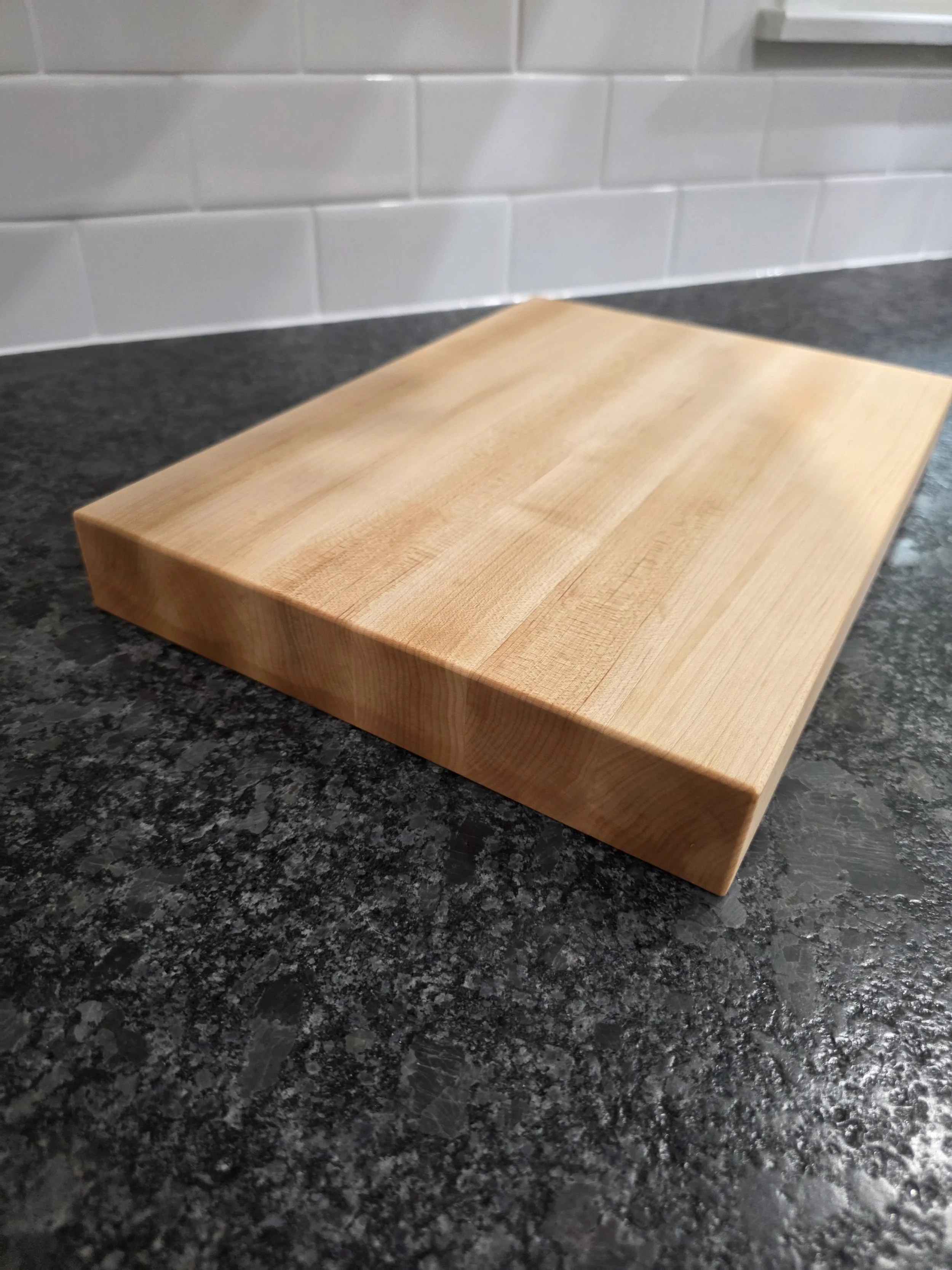 American hard maple cutting board end grain view.