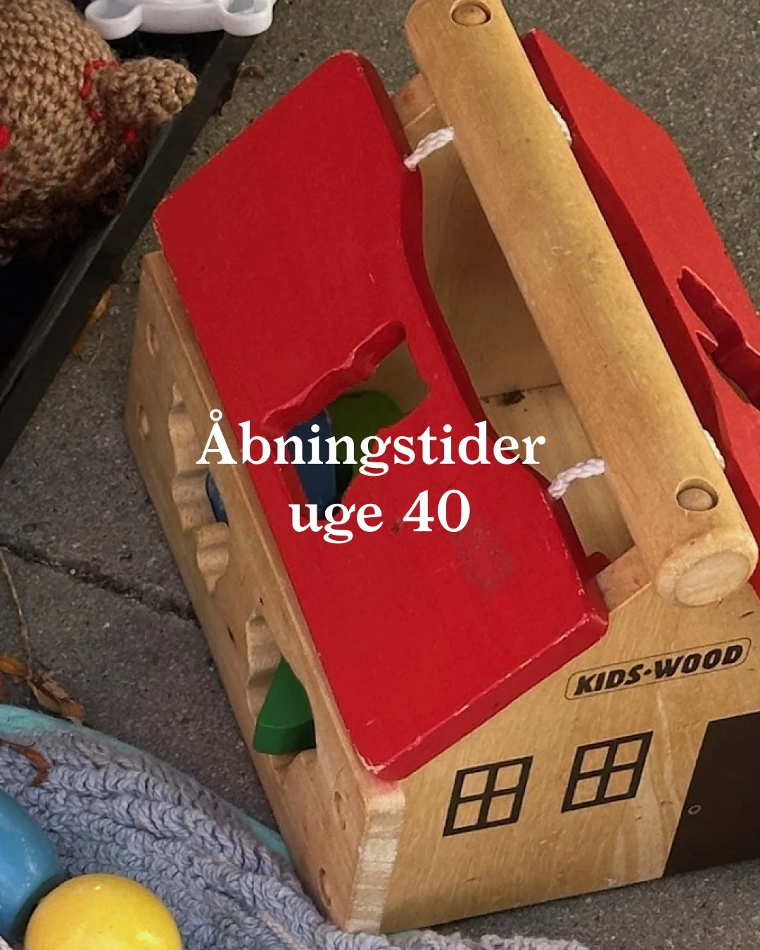 &Aring;BNINGSTIDER:⁠
Mandag: lukket⁠
Tirsdag: 09:00-17:00 ⁠
Onsdag: 09:00-19:30⁠
Torsdag: 09:00-17:00⁠
Fredag: 09:00-19:30⁠
L&oslash;rdag: 09:00-17:00⁠
S&oslash;ndag: 09:00-17:00⁠
⁠
Tjek bette.cafe for at se, alle vores events i l&oslash;bet af ugen