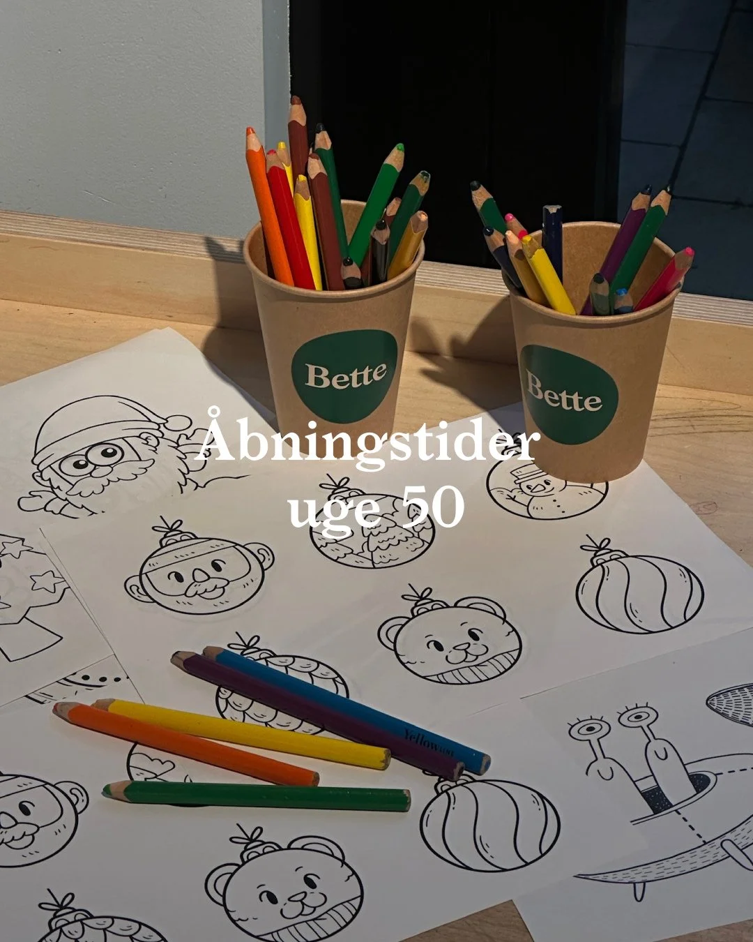 &Aring;BNINGSTIDER:⁠
Mandag: lukket⁠
Tirsdag: 09:00-17:00 ⁠
Onsdag: 09:00-19:30⁠
Torsdag: 09:00-16:00⁠
Fredag: 09:00-16:00
L&oslash;rdag: 09:00-16:00⁠
S&oslash;ndag: 09:00-17:00⁠
⁠
Tjek bette.cafe for at se, alle vores events i l&oslash;bet af ugen