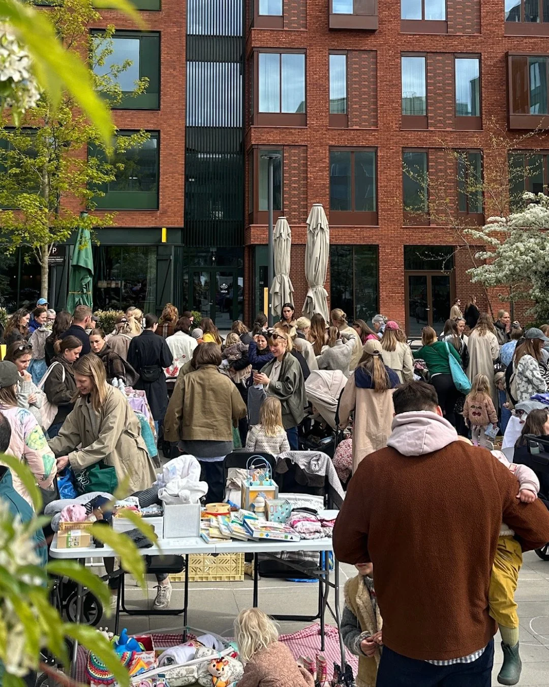 🍄 BETTES B&Oslash;RNELOPPER 🍄⁠
⁠
For&aring;ret kalder p&aring; loppefund, legepladshygge og gode s&oslash;ndage i solen &ndash; og derfor inviterer vi igen til Bettes B&oslash;rnelopper p&aring; Kildepladsen i Carlsberg Byen.⁠
⁠
Her kan du b&aring;