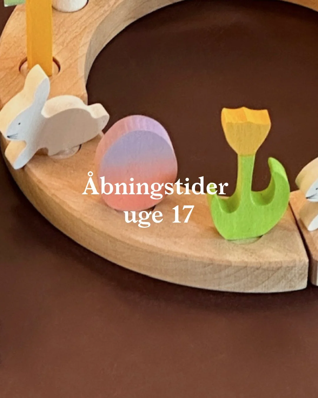 &Aring;BNINGSTIDER:⁠
Mandag: lukket⁠
Tirsdag: 09:00-17:00 ⁠
Onsdag: 09:00-19:30⁠
Torsdag: 09:00-17:00⁠
Fredag: 09:00-17:00⁠
L&oslash;rdag: 09:00-17:00⁠
S&oslash;ndag: 09:00-17:00⁠
⁠
Tjek bette.cafe for at se, alle vores events i l&oslash;bet af ugen