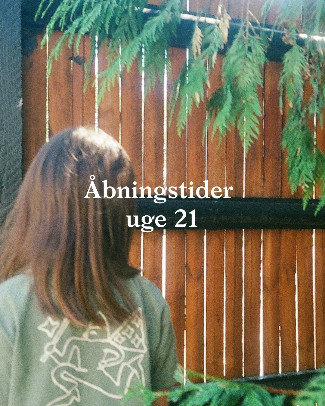 &Aring;BNINGSTIDER:⁠
Mandag: lukket⁠
Tirsdag: 09:00-17:00 ⁠
Onsdag: 09:00-19:30⁠
Torsdag: 09:00-17:00⁠
Fredag: 09:00-17:00⁠
L&oslash;rdag: 09:00-17:00⁠
S&oslash;ndag: 09:00-17:00⁠
⁠
Tjek bette.cafe for at se, alle vores events i l&oslash;bet af ugen