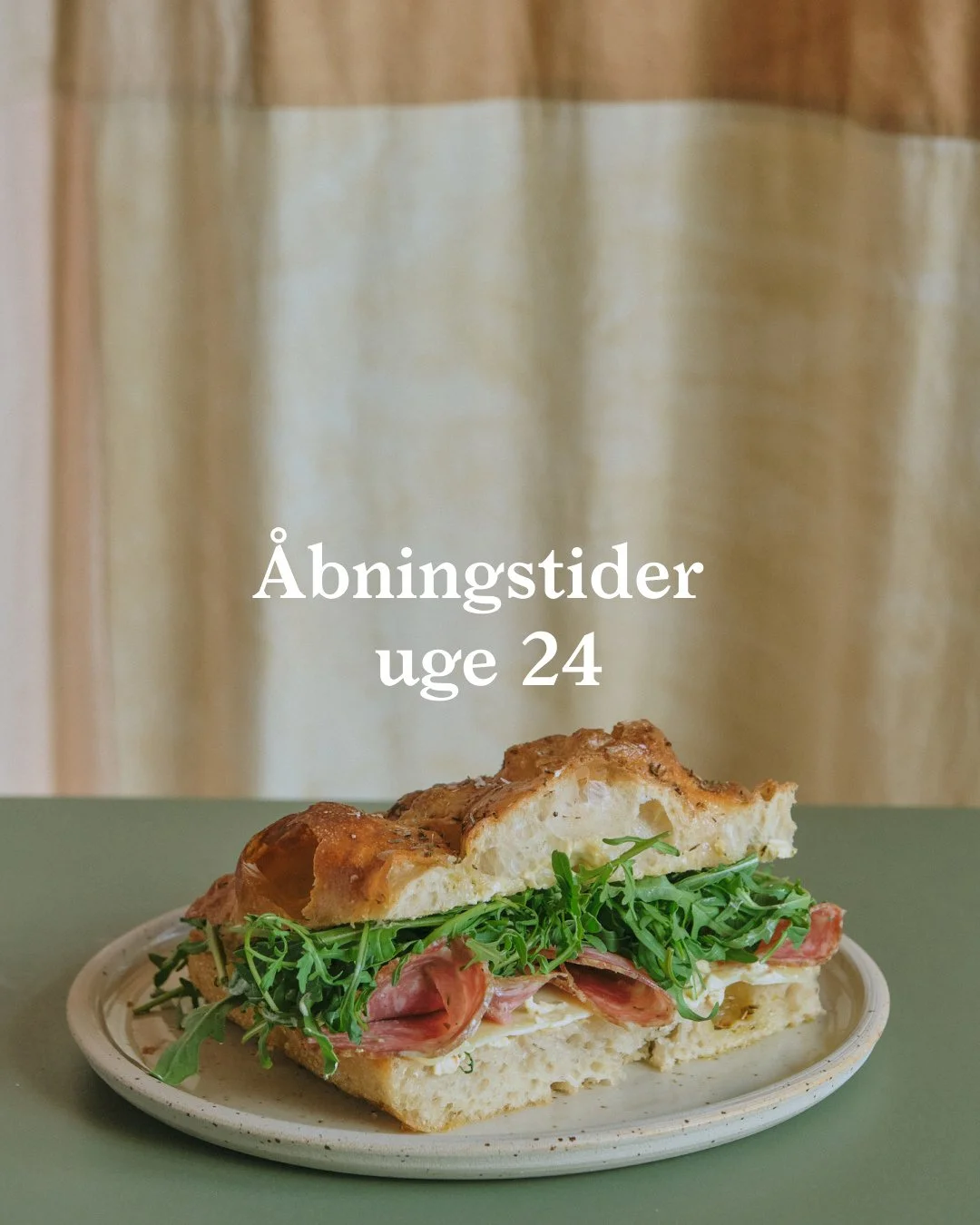 &Aring;BNINGSTIDER:⁠
⁠
Mandag: lukket⁠
Tirsdag: 09:00-17:00 ⁠
Onsdag: 09:00-19:30⁠
Torsdag: 09:00-17:00⁠
Fredag: 09:00-17:00⁠
L&oslash;rdag: 09:00-17:00⁠
S&oslash;ndag: 09:00-17:00⁠
⁠
Tjek bette.cafe for at se, alle vores events i l&oslash;bet af uge