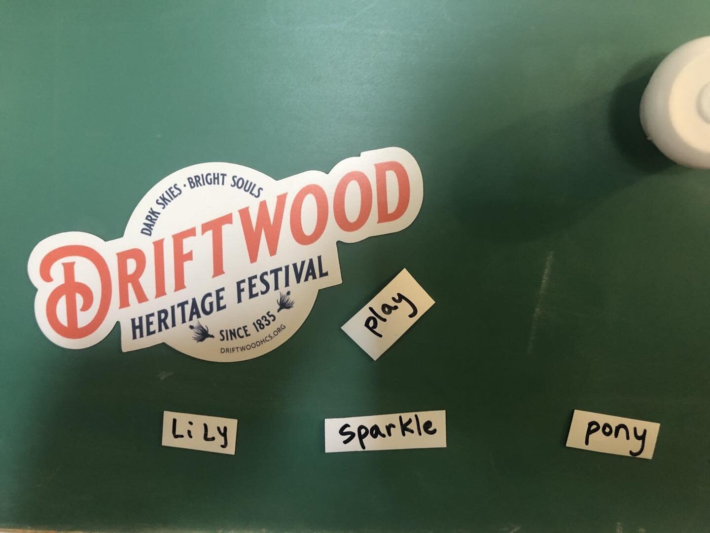 Girls are having fun with our new #driftwoodheritwgefestival magnets!  Can&rsquo;t wait for sunday!