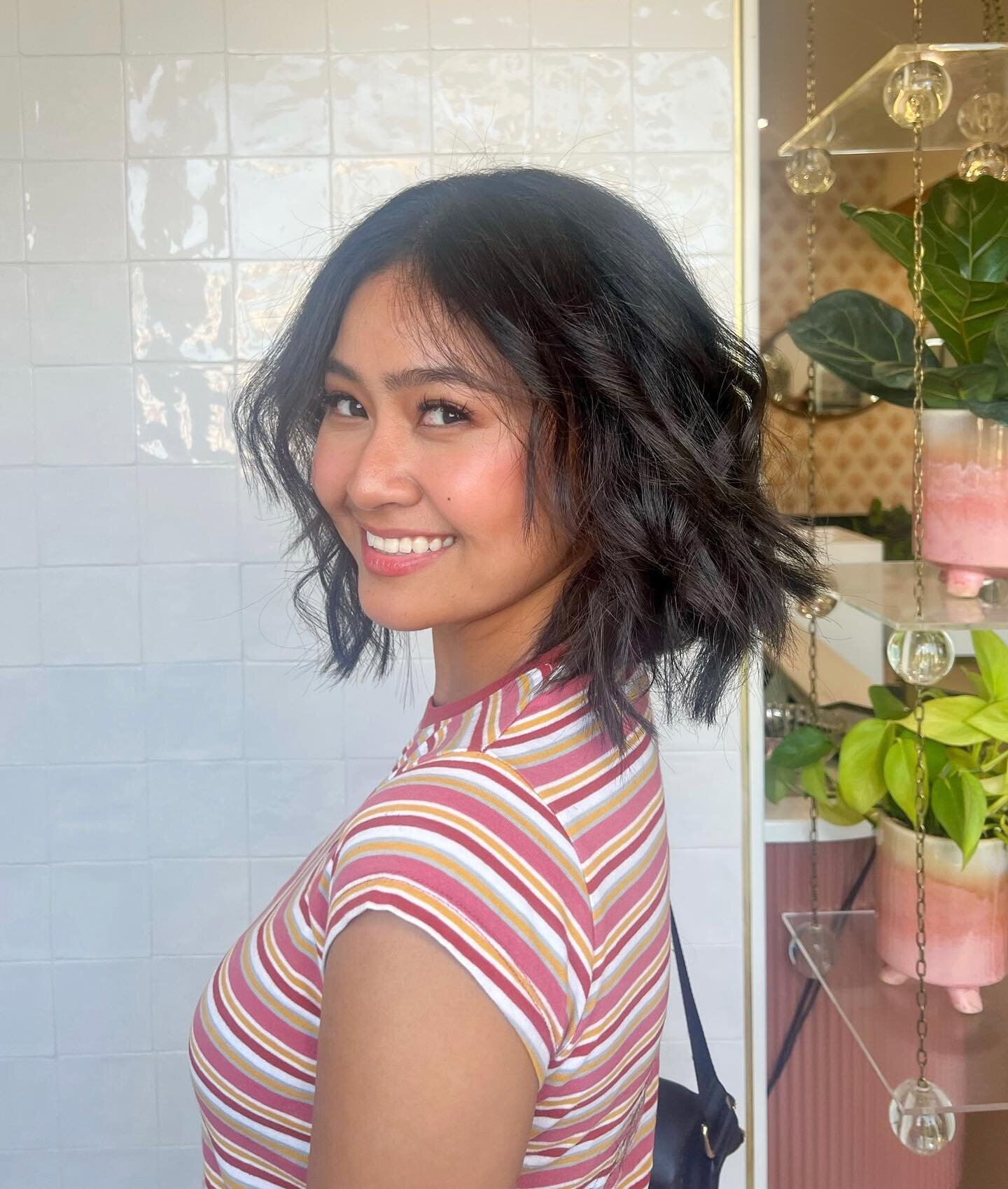 Chopped off 7 inches of hair for this beauty 🥰 she came in and wanted this look! nothing like a quick impulsive decision 💁🏻&zwj;♀️

Hair by @avanosspro 

#shorthaircuts #bobhairstyle #freshnewhair #naturalbeauty #impulsivehaircut #hairchop #oceans