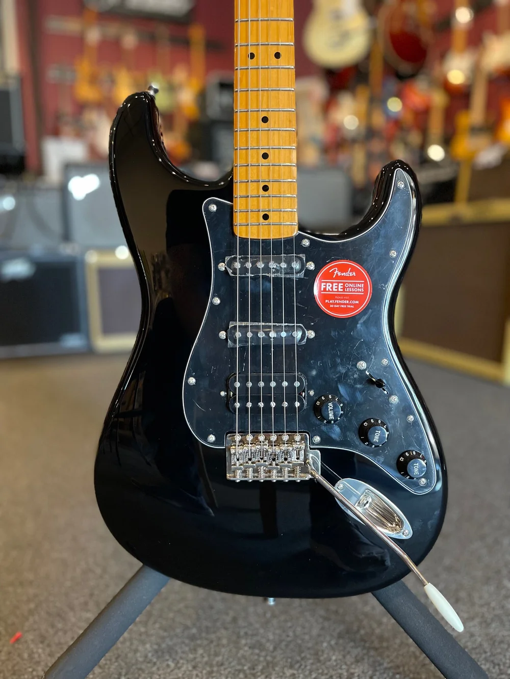 Squier classic vibe 70s on sale stratocaster hss maple fingerboard black