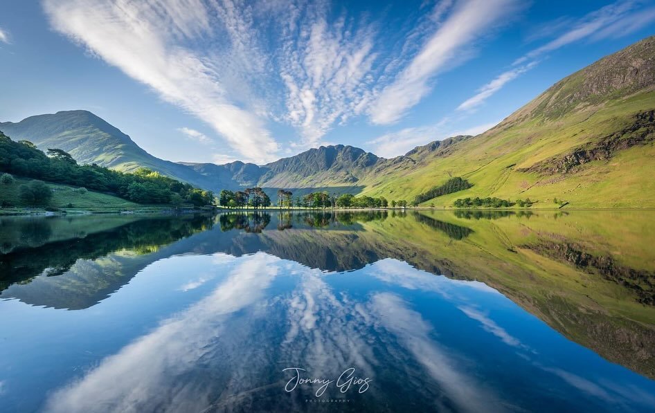 BUTTERMERE REFLECTIONS - 
A morning along Derwent water followed by #Buttermere on Tuesday morning. Delightful reflections across the water. 

lakedistrict #thelakedistrict  #bealpha  #visitengland #folkgreen #photosofbritain #bbcearth #earthoutdoors