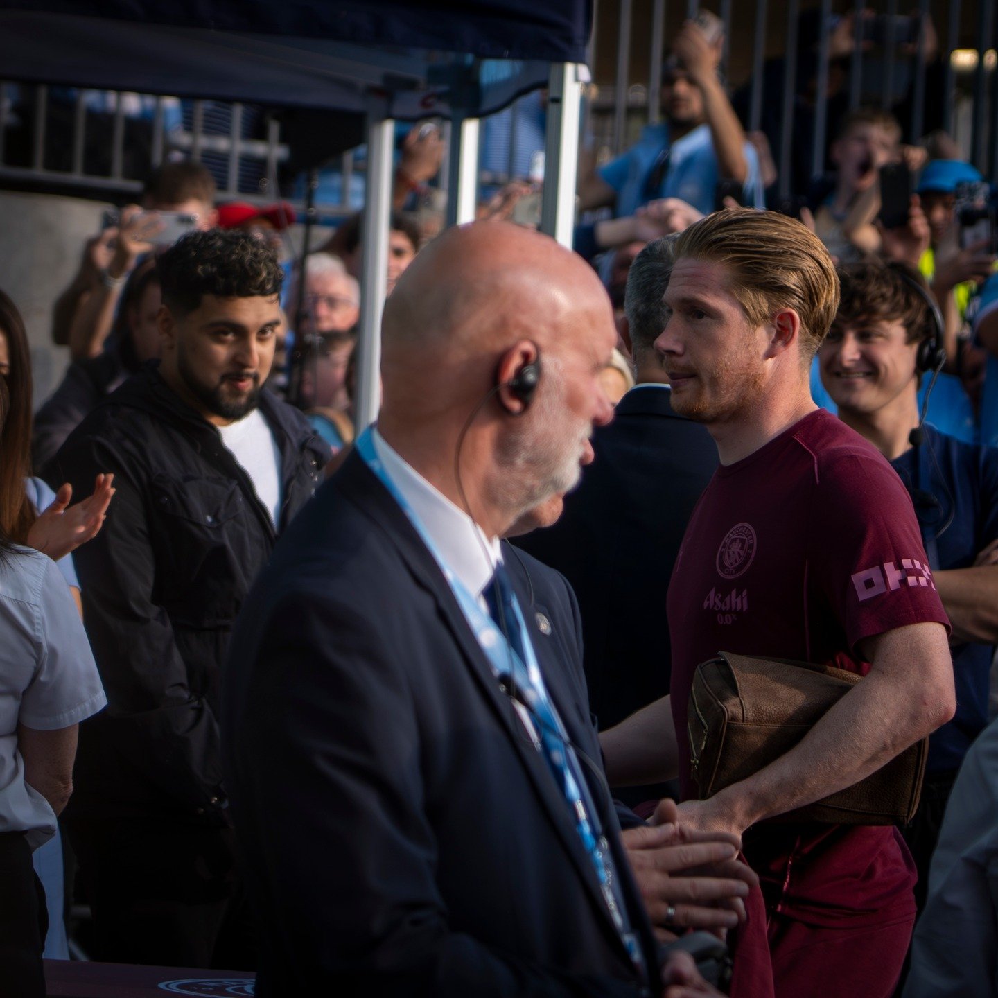 📸💙 A Legend's Last Dance 💙📸

Last night, we witnessed the end of an era. Kevin De Bruyne pulled on the Manchester City shirt for the final time &mdash; and what a journey it's been. 🏟️✨

From wonder goals to inch-perfect assists, KDB has been th