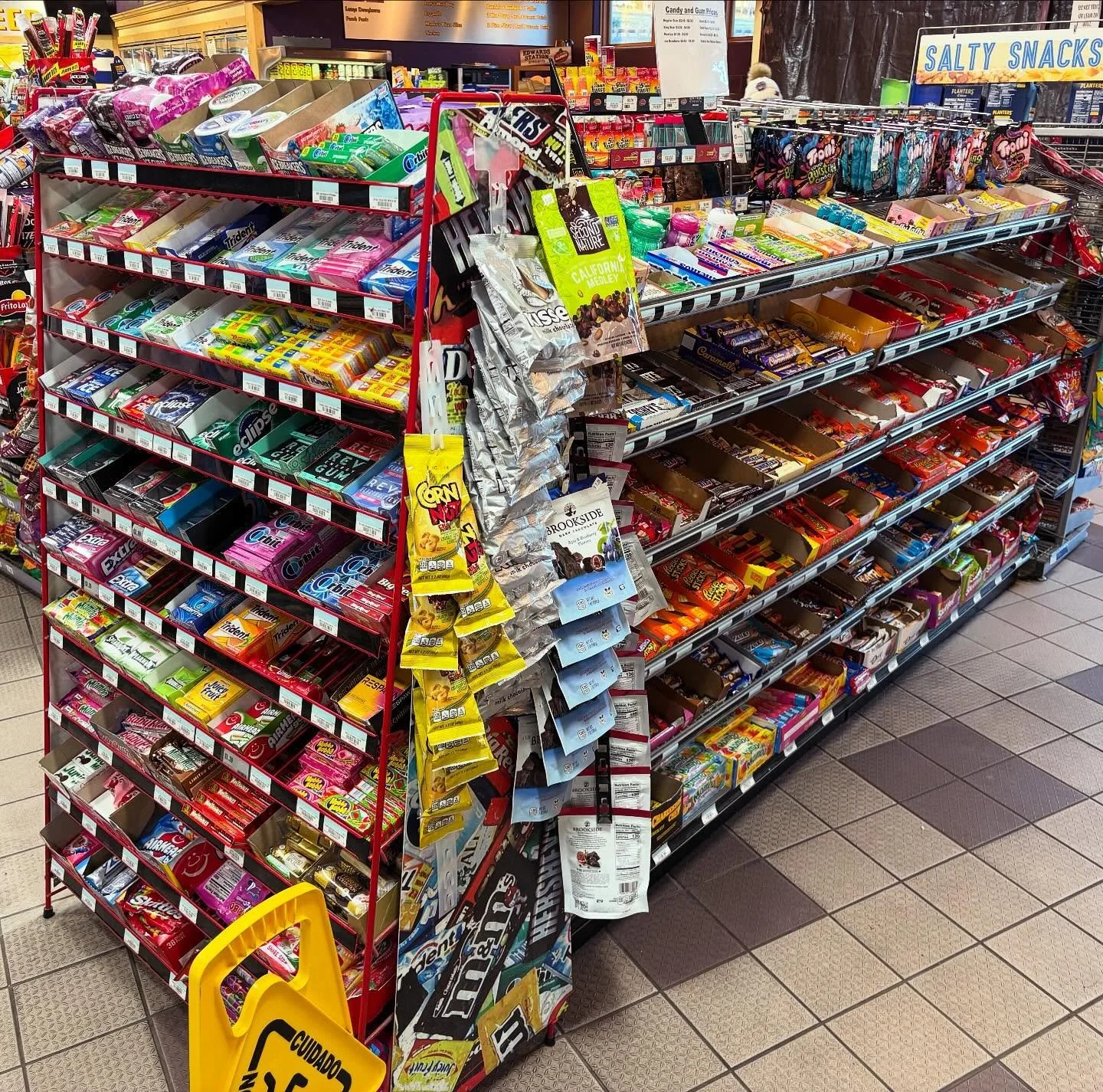 You&rsquo;re ten years old. On a road trip. You get ONE SNACK. Whatcha gettin?? 🧐😅

#roadtrips #candyaisle #whatchagonnado #toughchoices