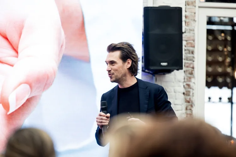 Sfeerbeeld van een bedrijfsevent door W&W Motions