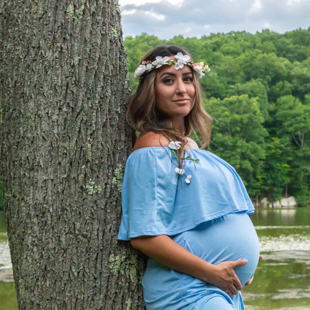 I absolutely LOVE doing maternity shoots.  I mean what is more amazing than creating life?  It is truly incredible what our bodies can do!  This picture was an extra special privilege for me because not only did I get to document this beautiful creat