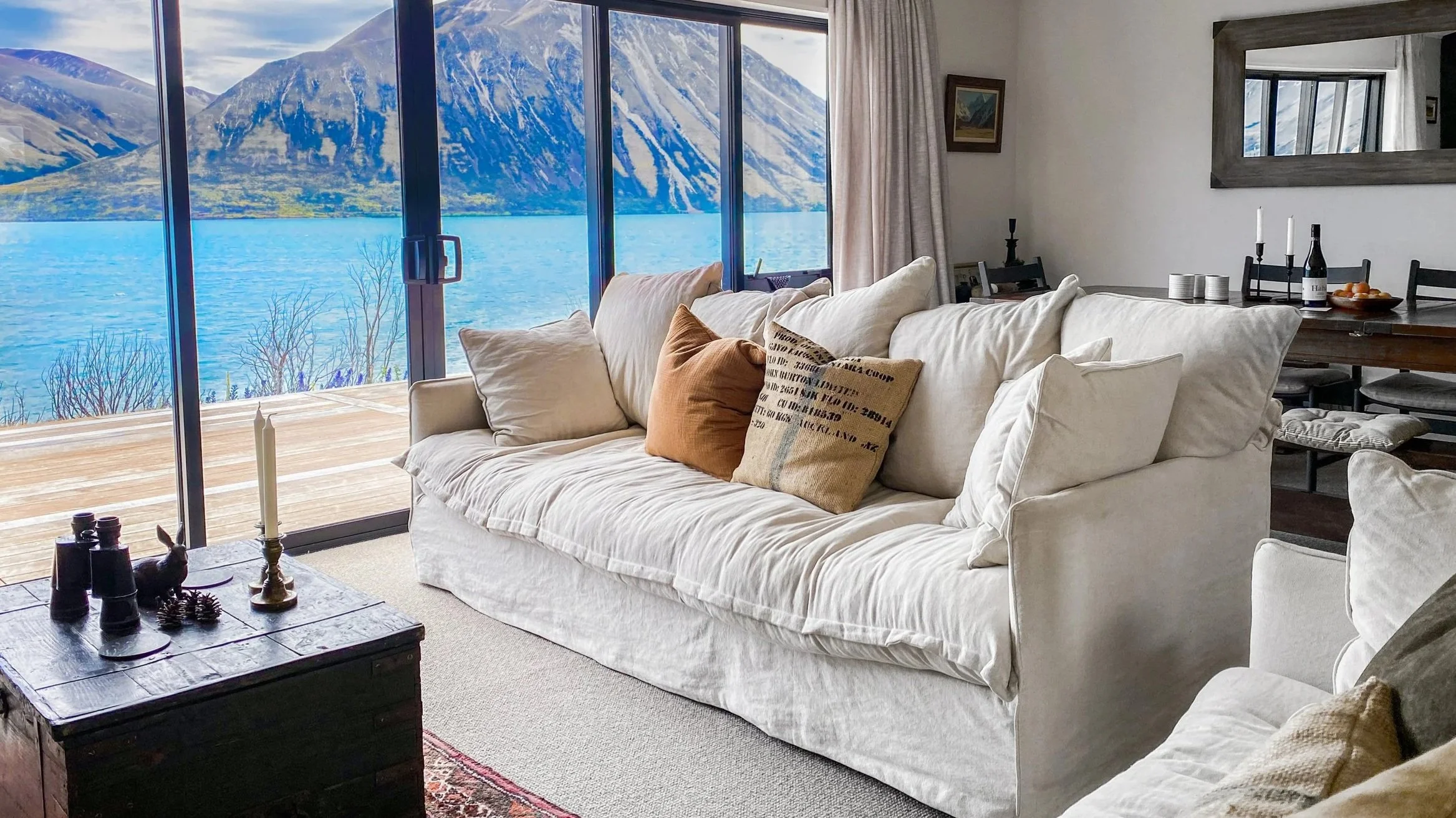 2.7HuxleyOhau-LoungeView.1.jpg