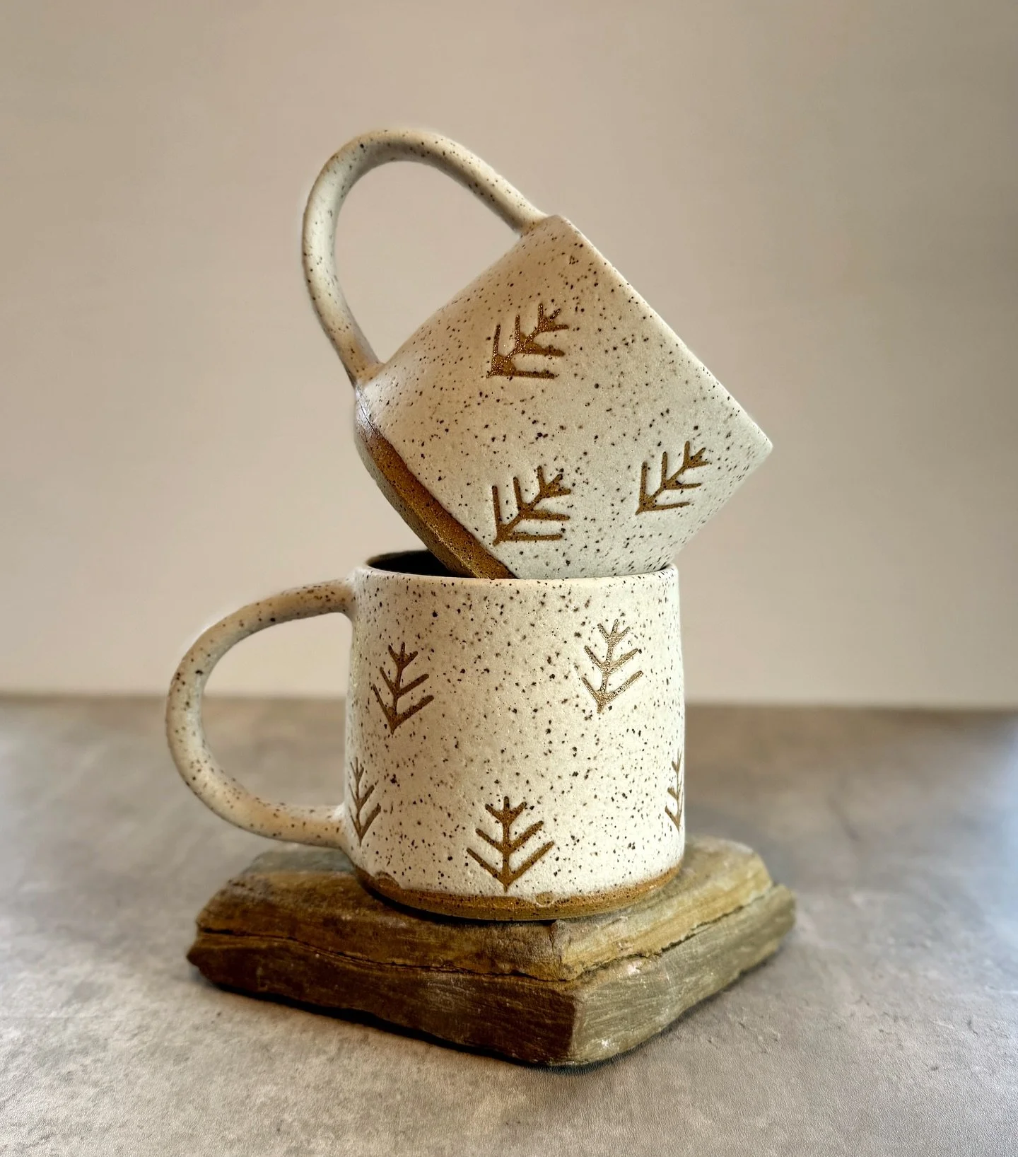 ❄️Dec 4&ndash;7 📣 Mark your calendar!!🗓️🎁 I&rsquo;ll be back at the One Of A Kind Show @ooakchicago with plenty of pieces perfect for holiday gifting 🎁 Find me at booth #2100 &mdash; same cozy spot as last year!