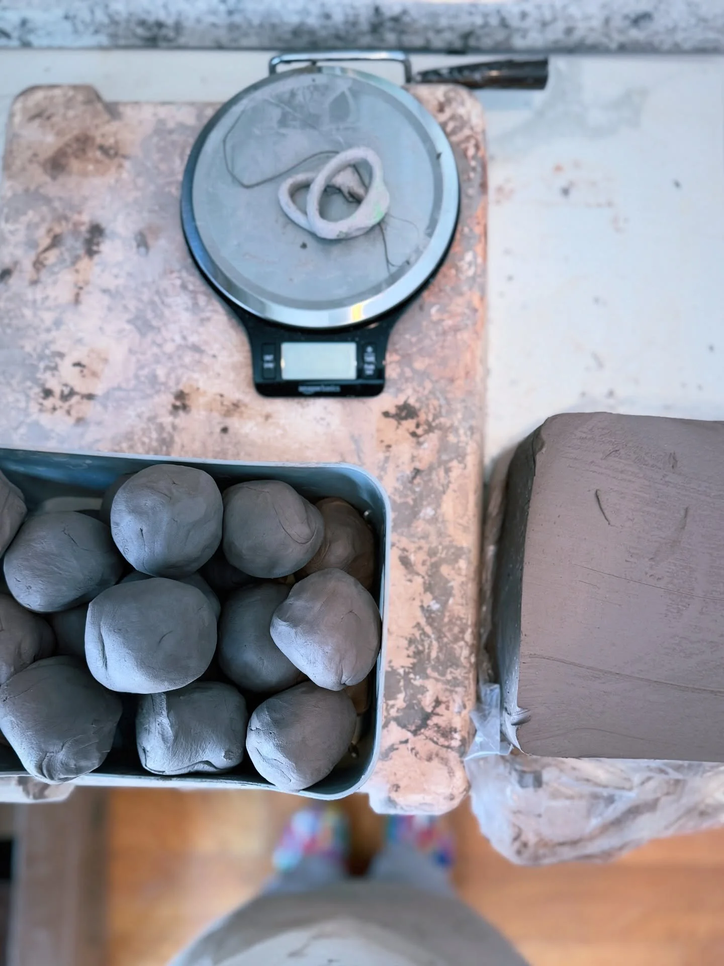 Winter mode in the studio❄️ Slowly making a new batch of mugs, reorganizing shelves, purging what no longer serves the work. Less noise is the goal! This season is for hibernation, resetting, and making space for clay, for ideas, for what&rsquo;s nex