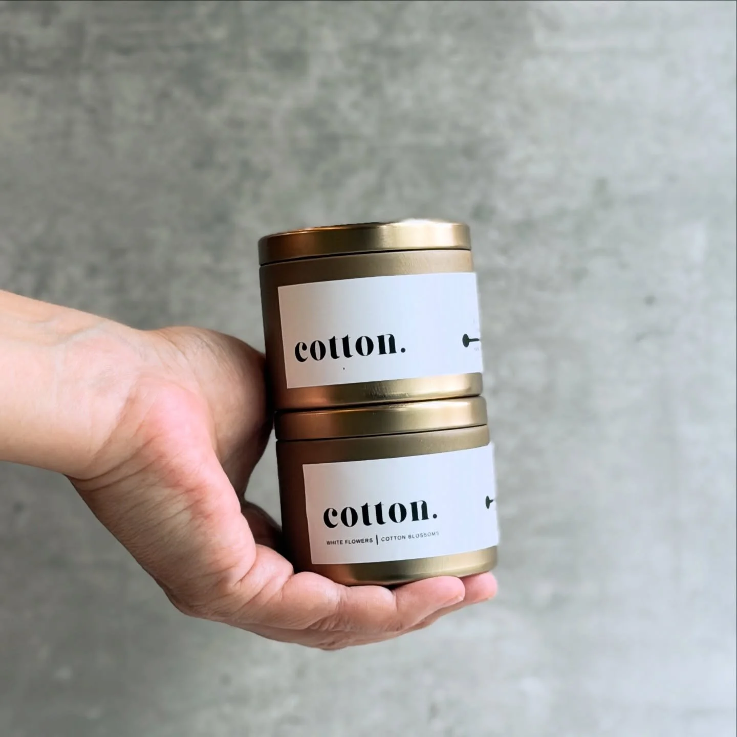 If &ldquo;reset&rdquo; had a scent&hellip;
Clean sheets, soft light and a quiet home.
✨Cotton!! ✨ Your sunday reset in a candle!!🕯️✨