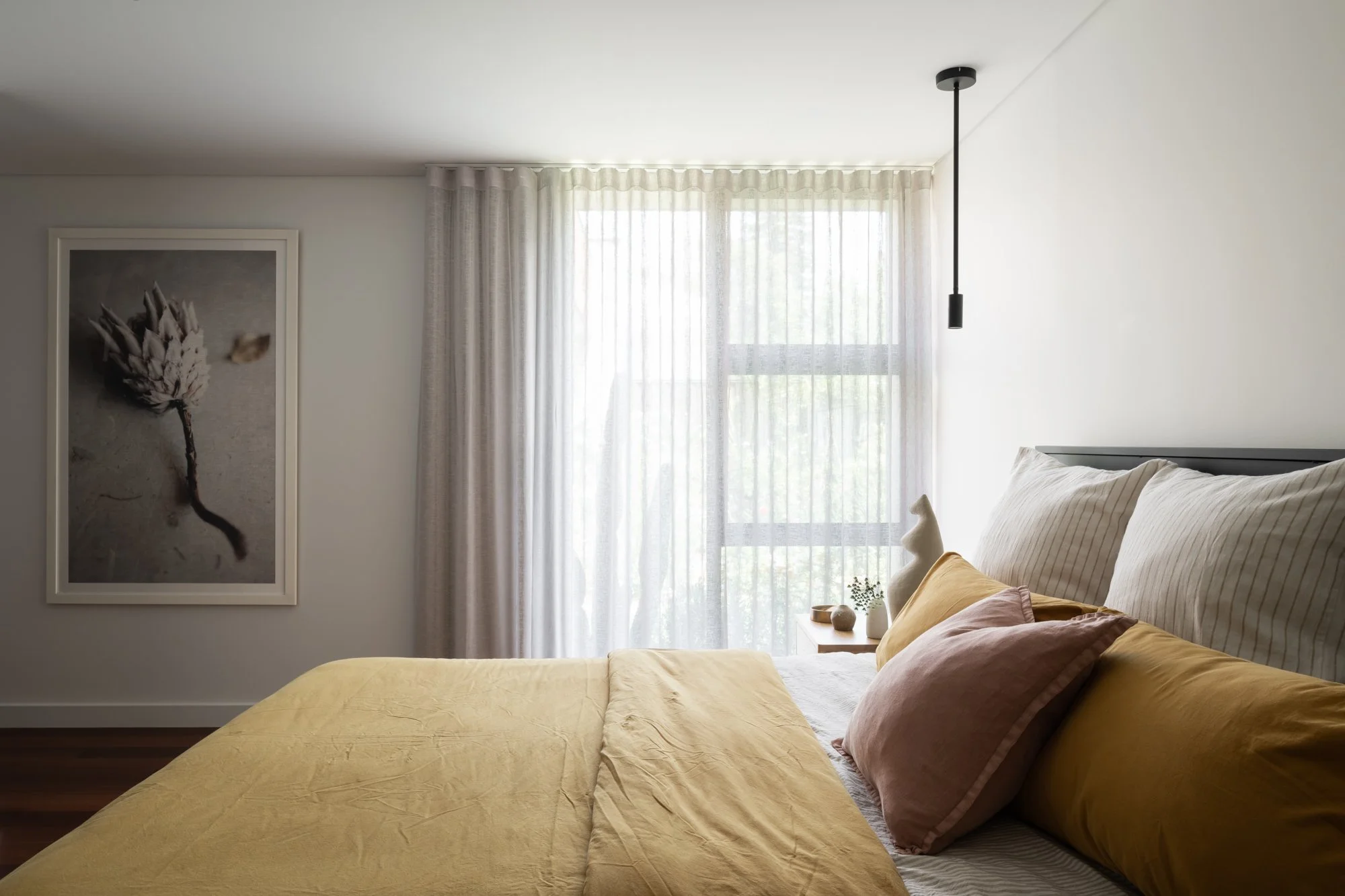 curtains-blinds-in-bedroom-in-perth