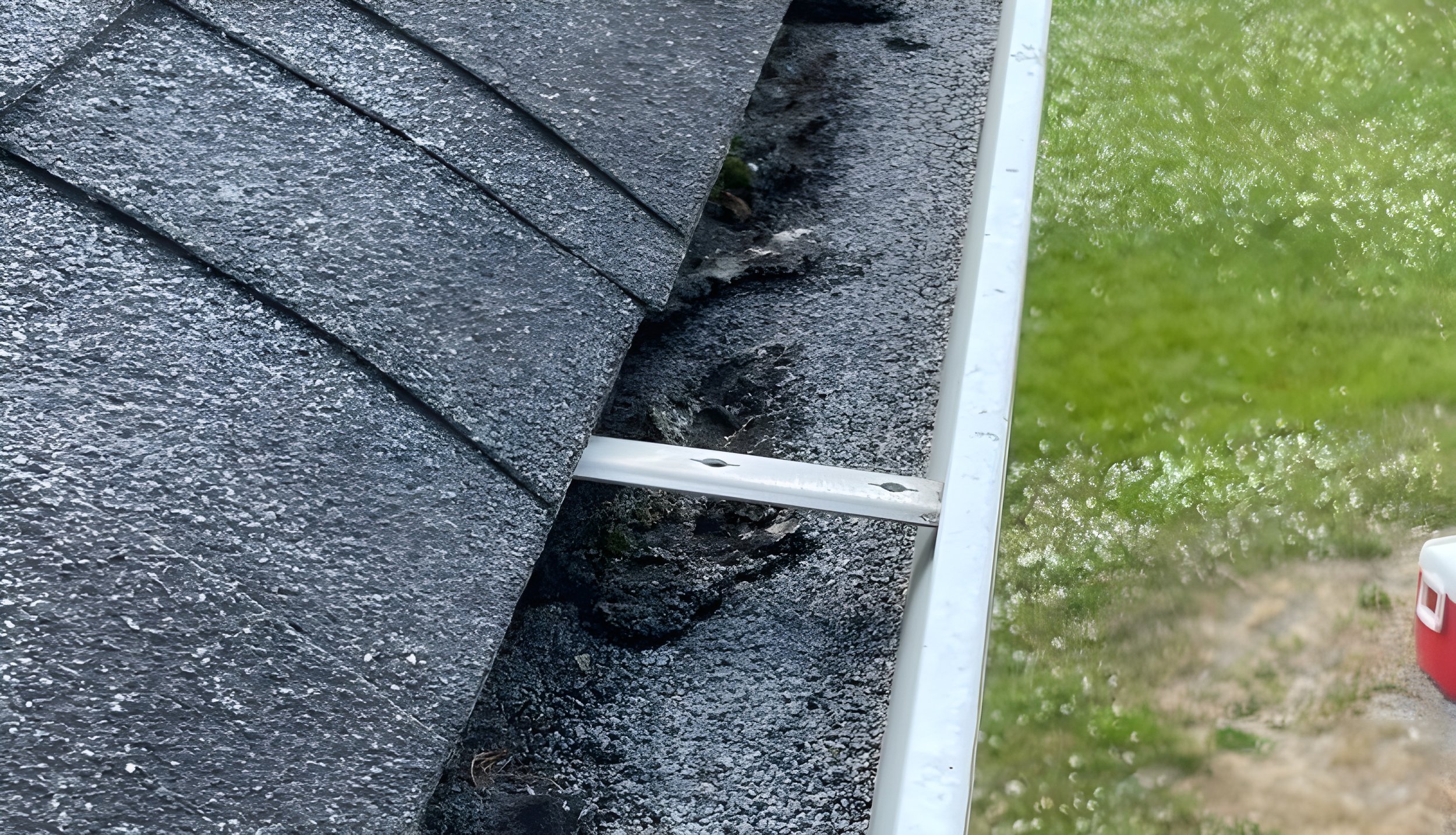 Granule-loss-gutter-2.jpeg