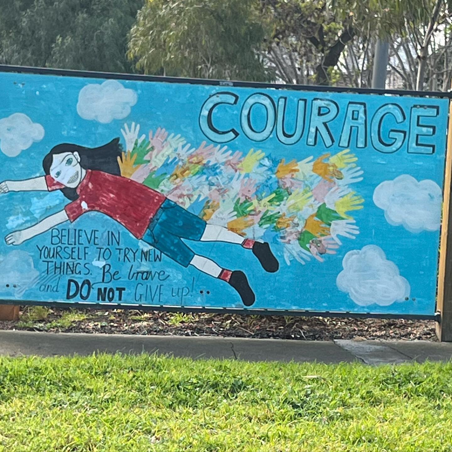 WEDNESDAY&hellip;. Saw this poster outside a primary school in port Melbourne when I was quoting just the other day and was like&hellip;. YEP. That resonates with me !!! Believe in yourself - be brave and DONT give up! #wednesday #believe #dont #give