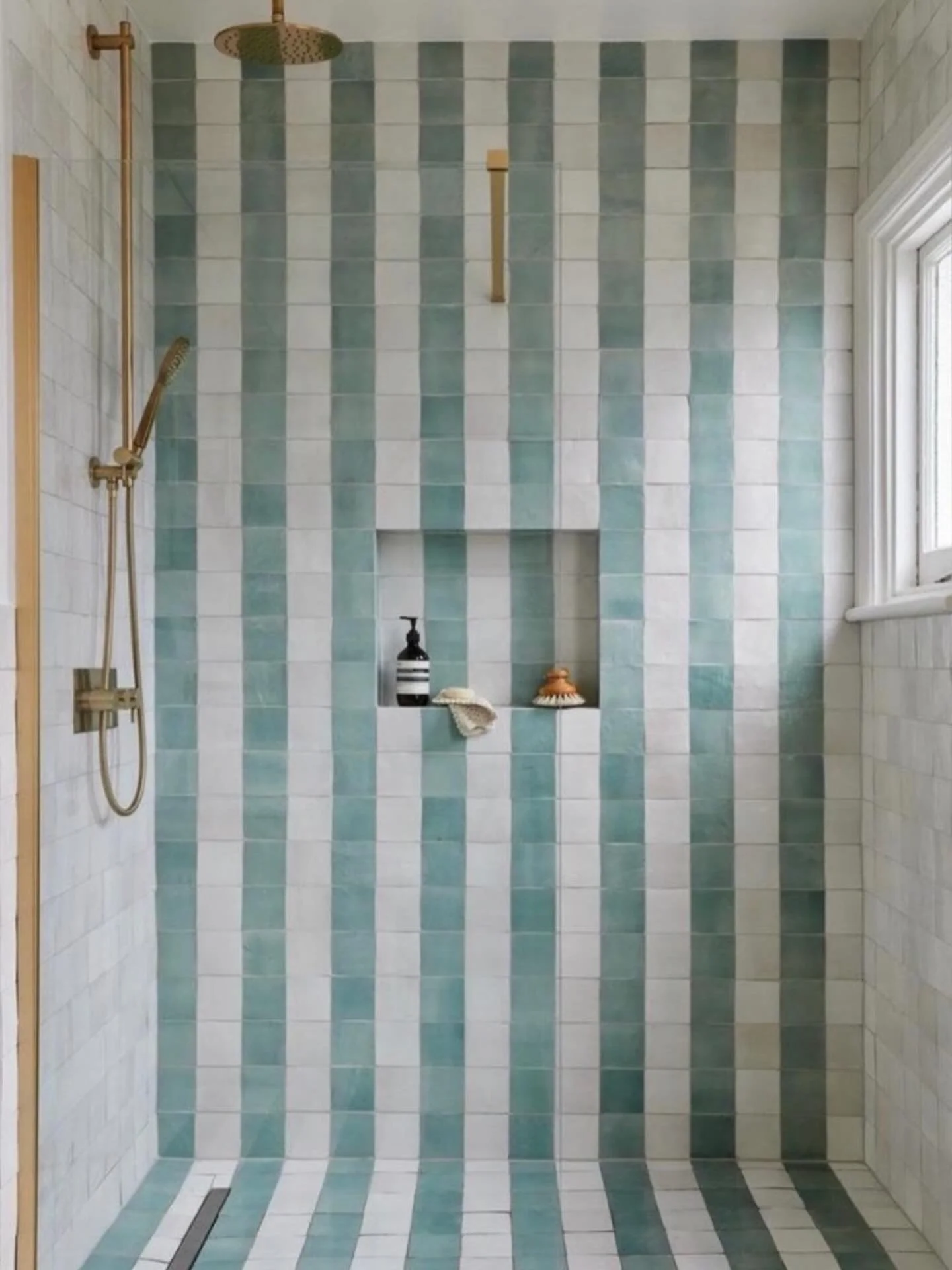 ALL I WANTED to do was take a shower!!! 🤪😜
HOW much fun we had unpacking this bespoke home with design and character all@in one&hellip;
AND we had permission to share ✔️
THANK YOU for choosing delicate days!!! 
#design
#bespoke
#likenoother