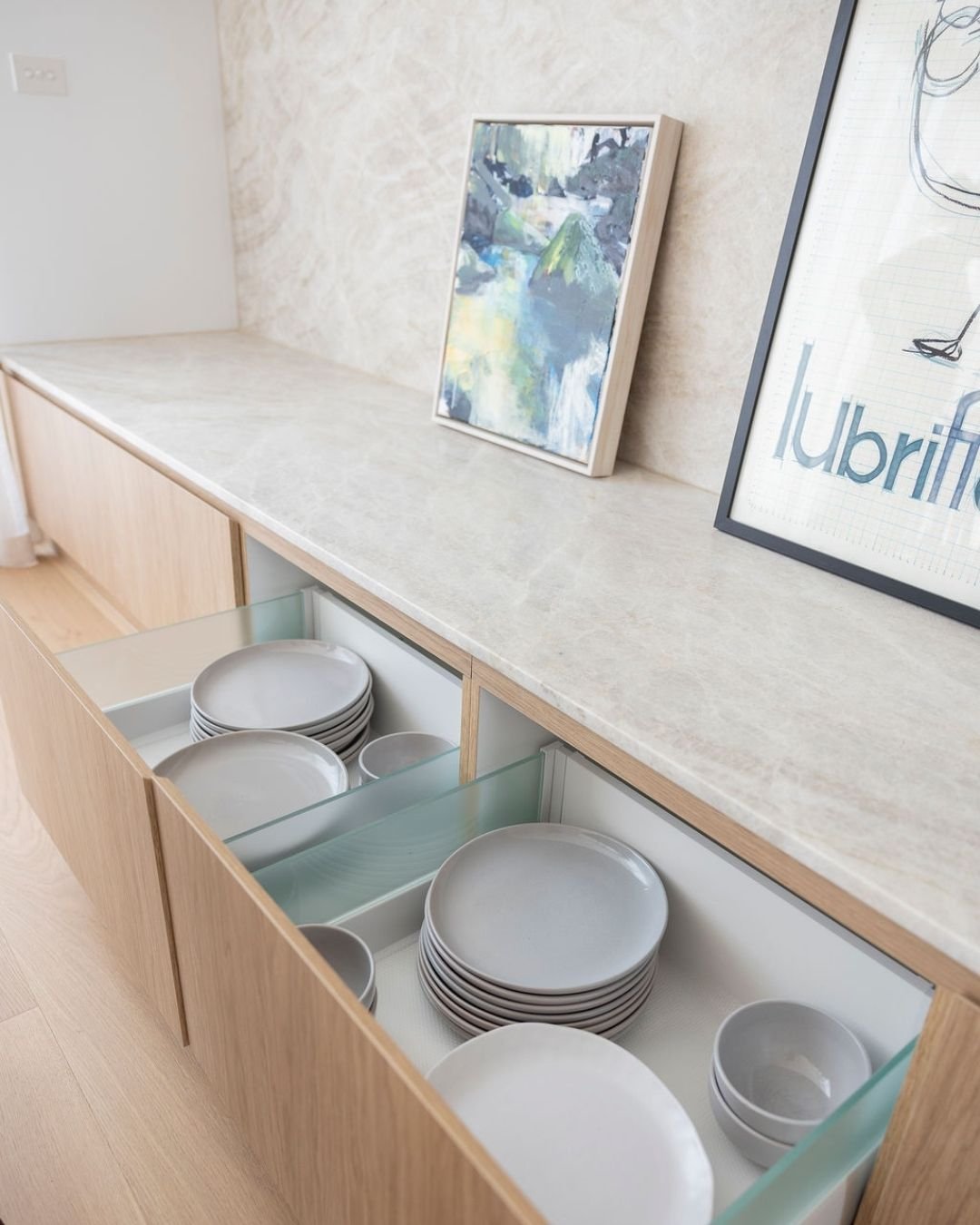 There is something different about a home that is been thoughtfully organised.
Not just cleaner, easier to live in, easier to move through, and easier to enjoy every day.
From kitchen drawers to everyday essentials, creating functional systems makes 