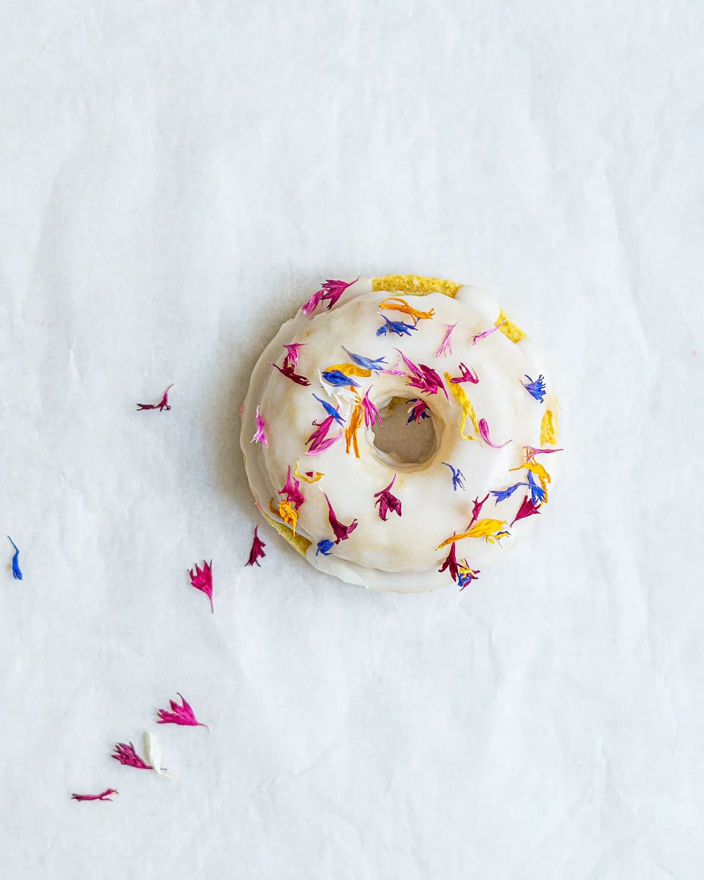 Donuts aus dem Backofen 🍩 kann ich euch w&auml;rmstens empfehlen! Wer es noch nie probiert hat, sollte das schnellstens &auml;ndern. Das Rezept findet ihr auf www.vonbiss.com 👋🏻